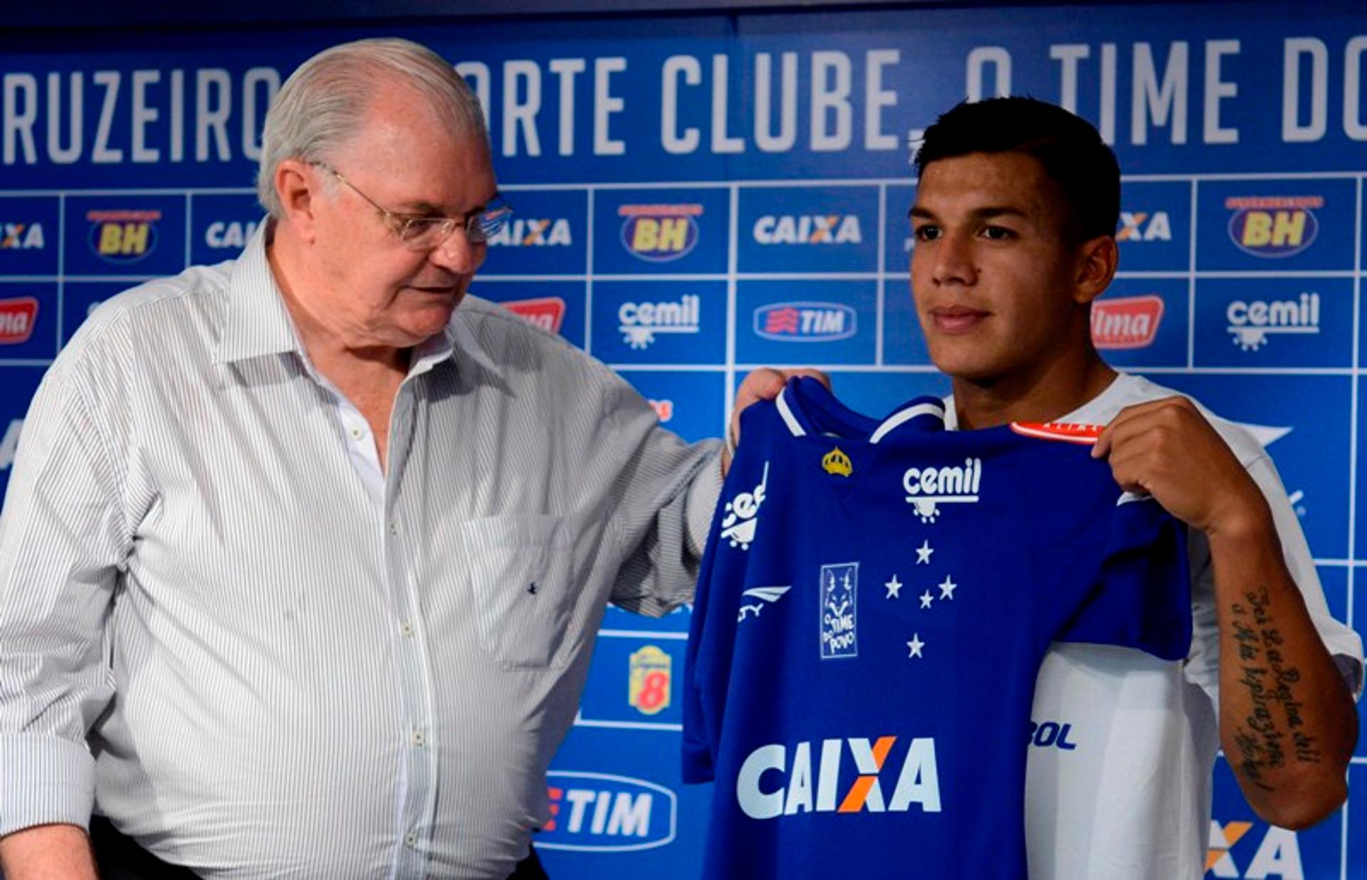 Lucas Romero, volante do Cruzeiro (Foto: Washington Alves/Light Press)
