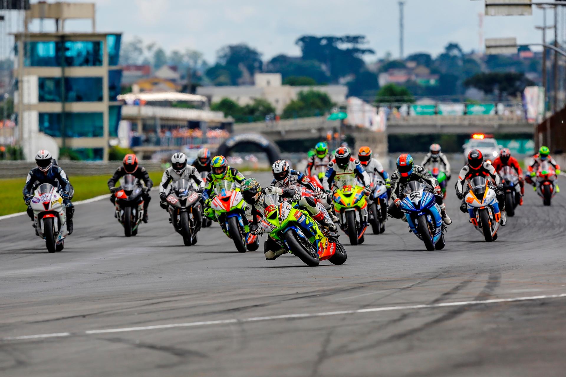 A direção do Moto 1000 GP, detentora da chancela do Brasileiro de Motovelocidade, anunciou  oficialmente a não realização de seu campeonato de motovelocidade na temporada de 2016