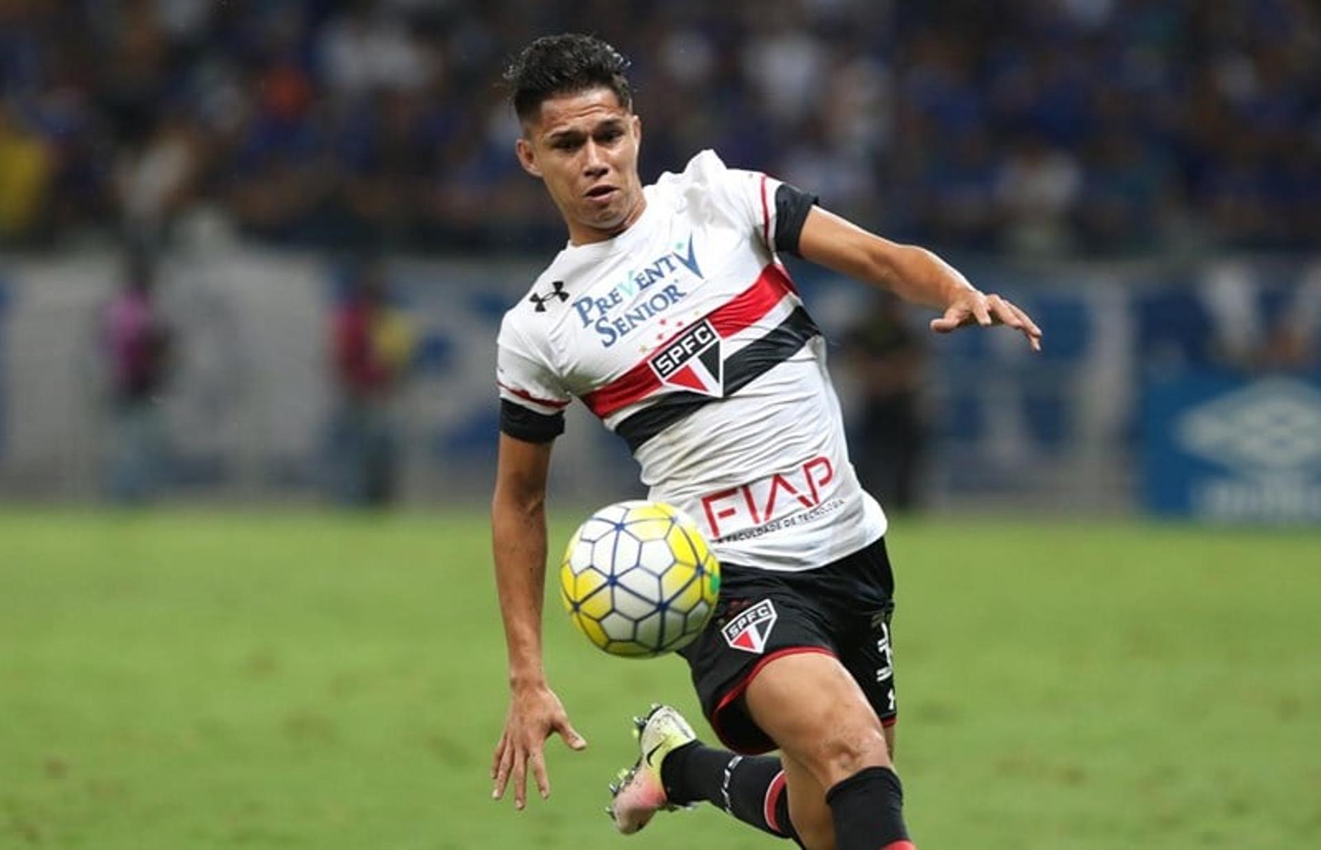 Luiz Araújo entrou aos 28 minutos do 2º tempo na vitória por 1 a 0 sobre o Cruzeiro no Mineirão