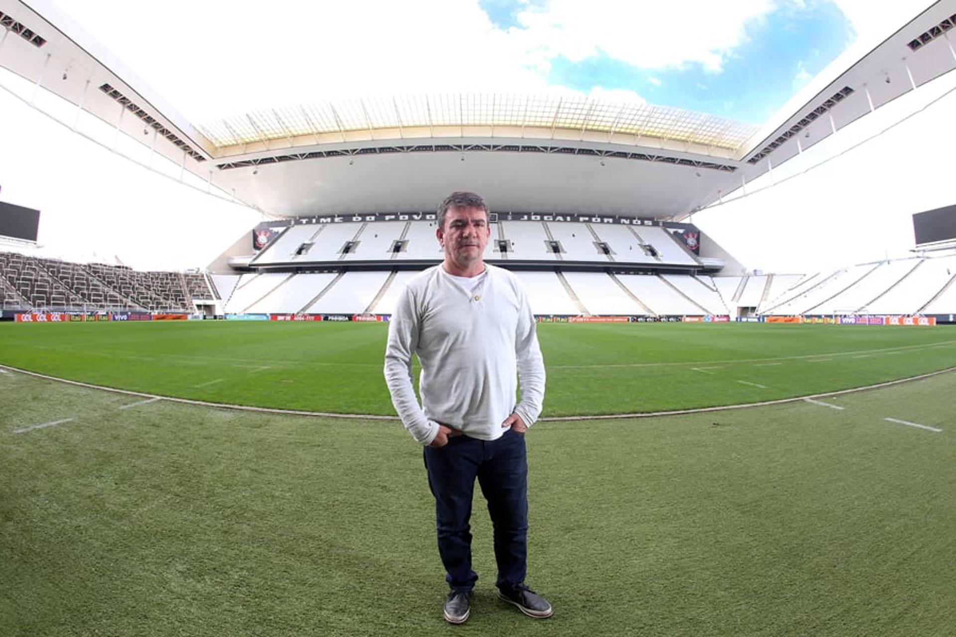 Andrés Sanchez, posou ao LANCE! na Arena Corinthians