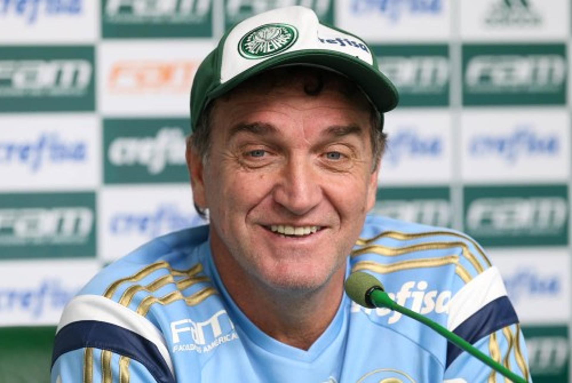 Cuca em entrevista no Palmeiras