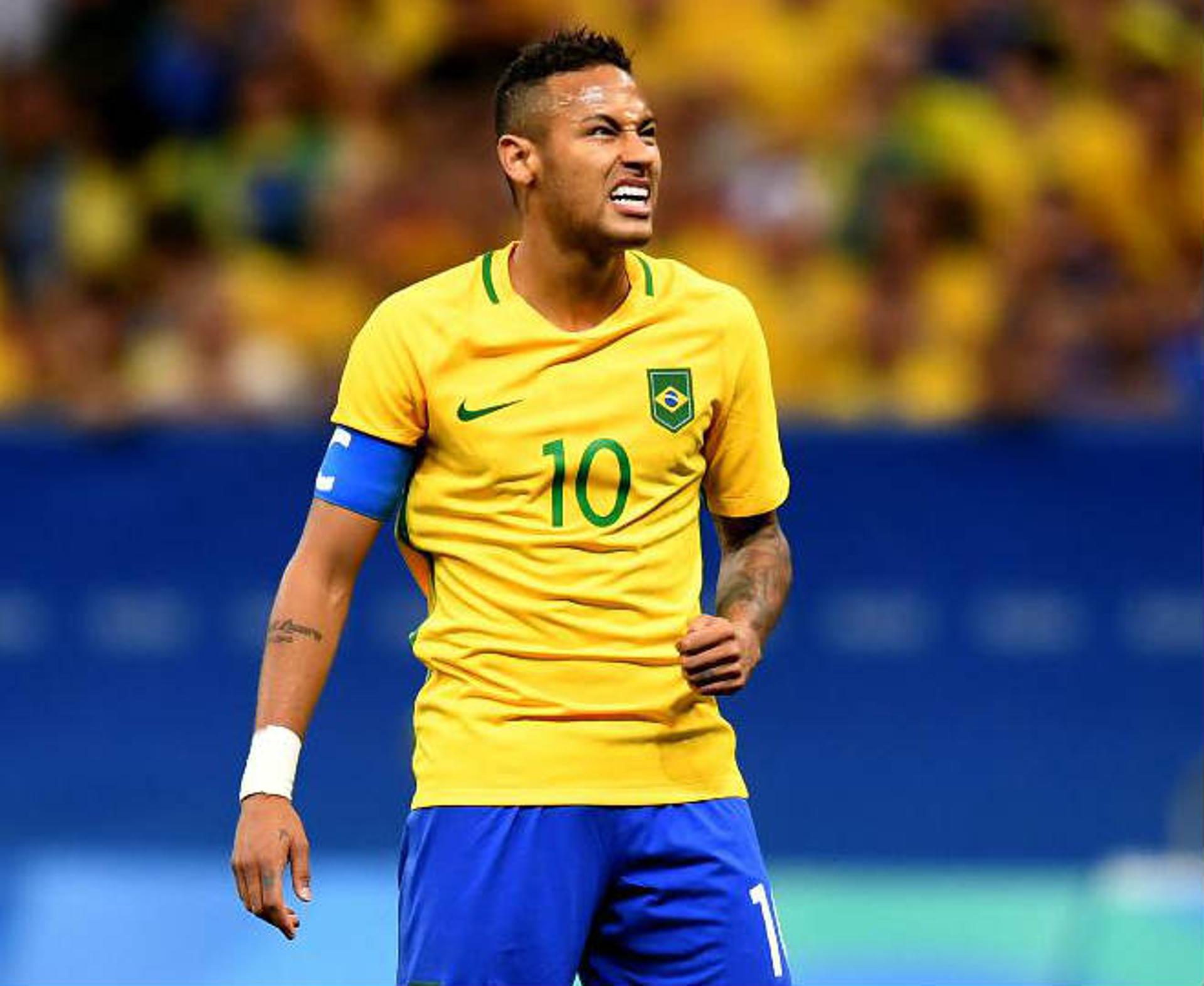 Neymar vem sendo questionado por conta de seu desempenho apagado nos primeiros jogos