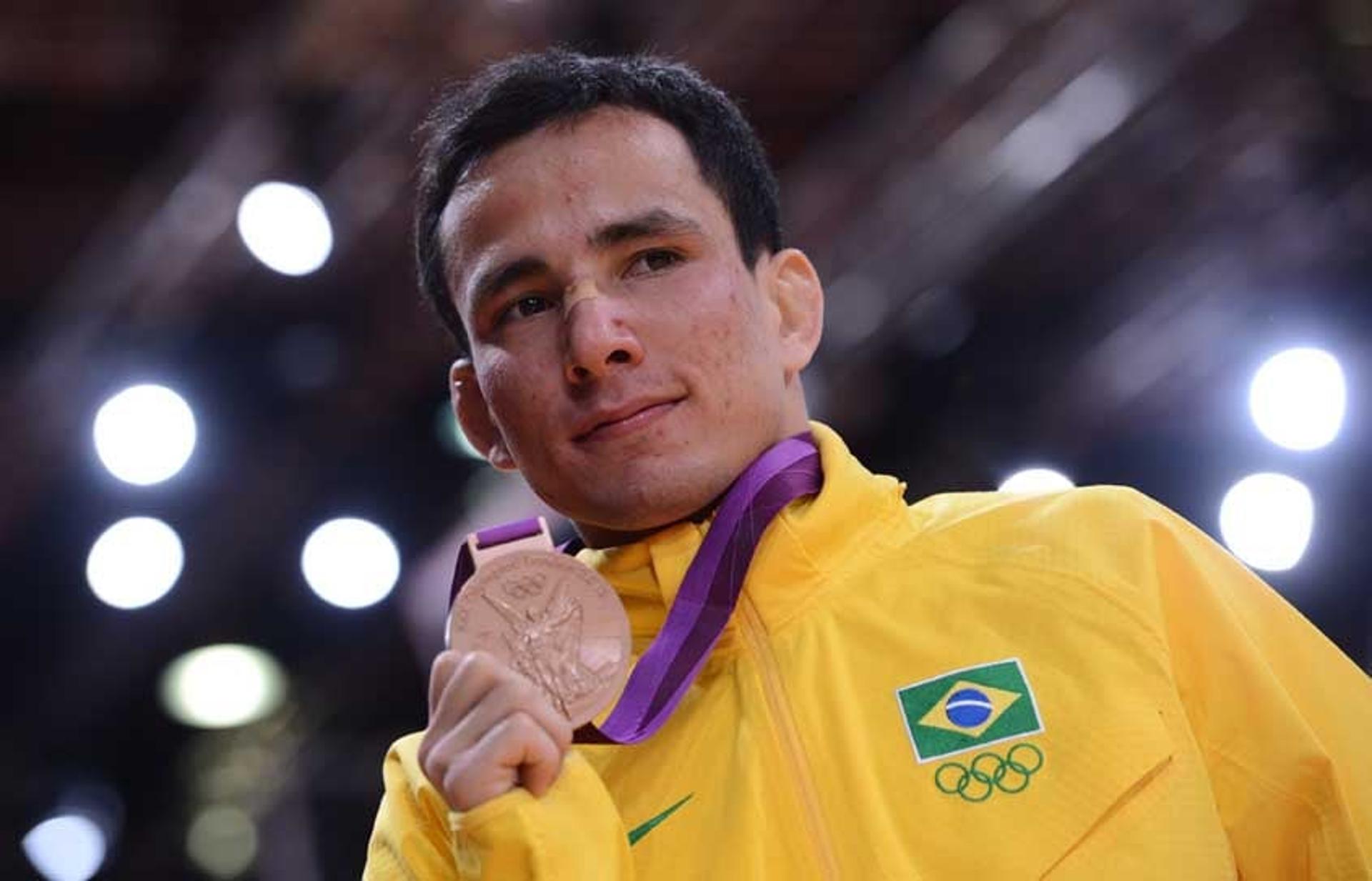 2012 (Londres-GBR):  Felipe Kitadai(-60kg, bronze)
