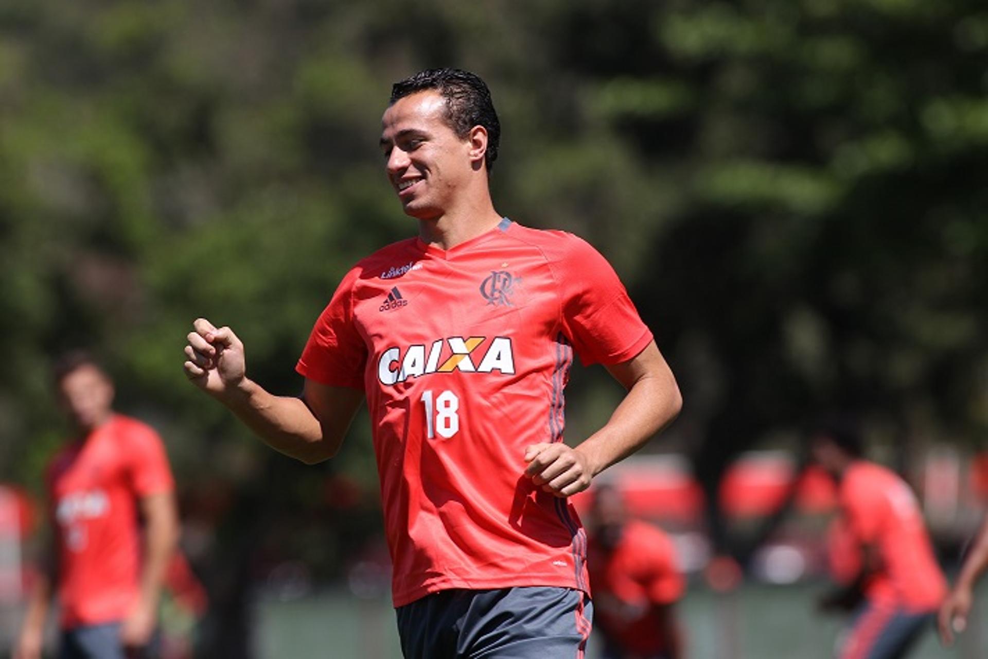Damião será titular contra o Palmeiras