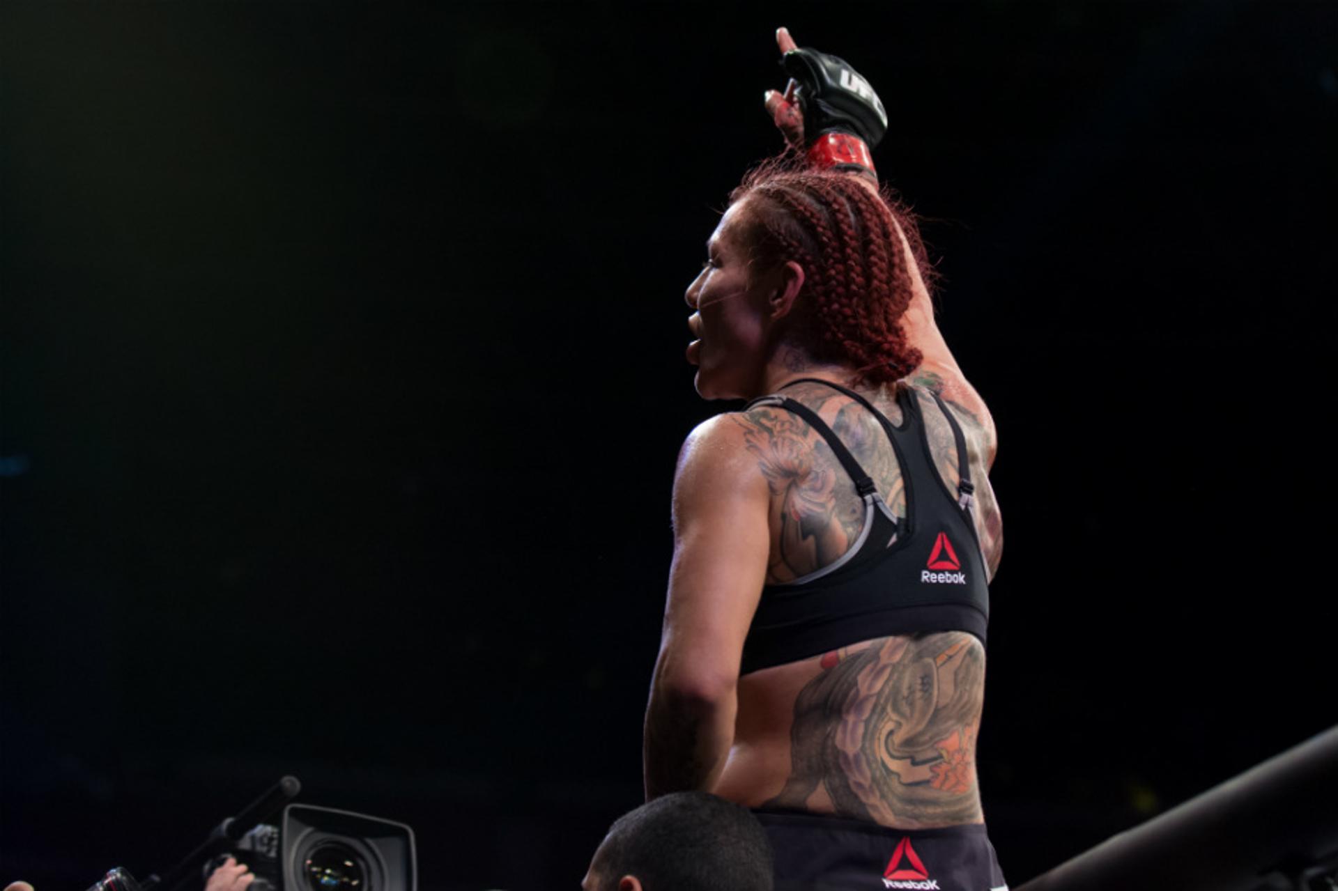 Cris Cyborg estreou em ranking do UFC após vitória em Brasília