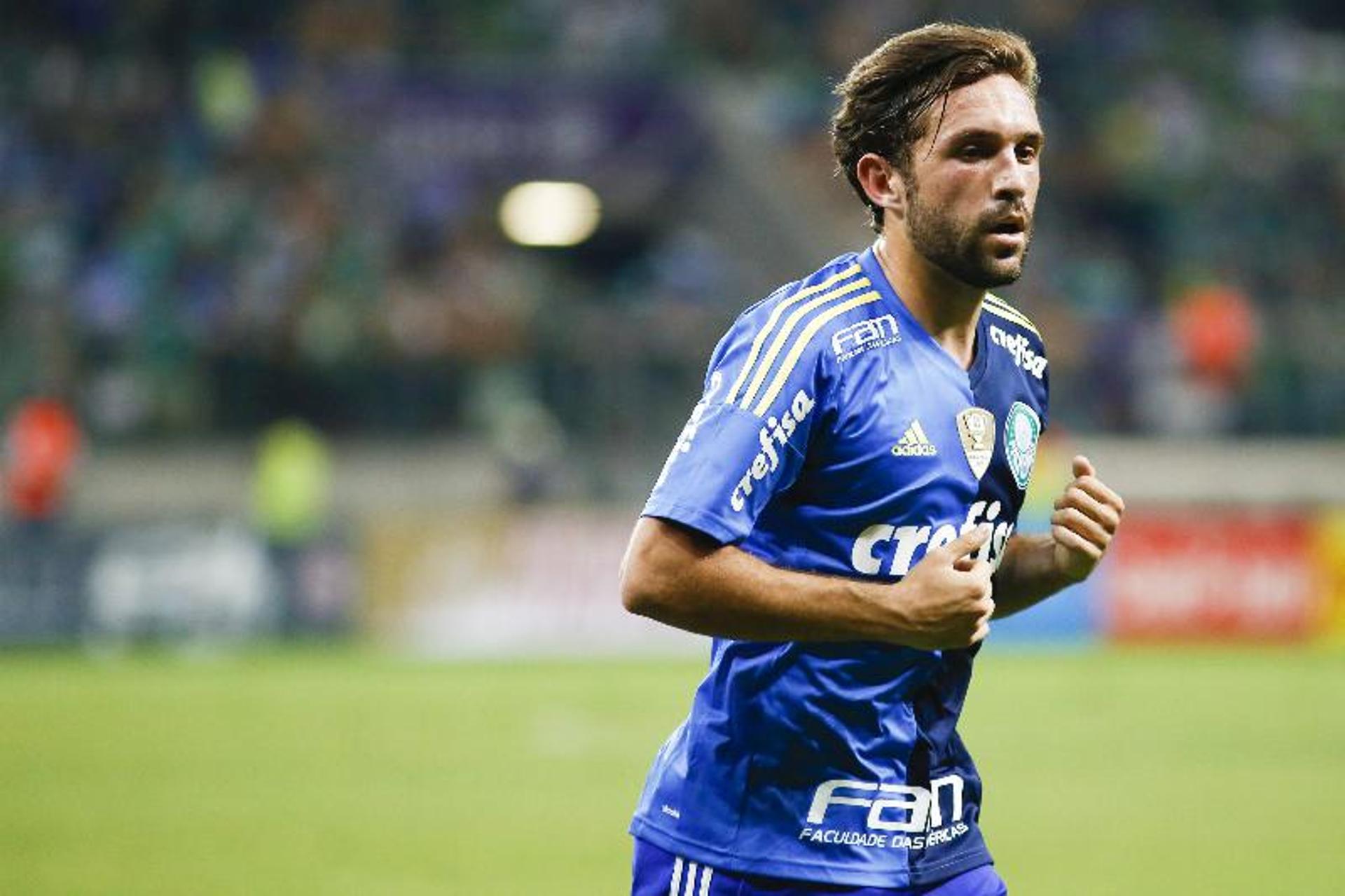 Allione foi expulso no jogo contra o Grêmio, que eliminou o Palmeiras da Copa do Brasil