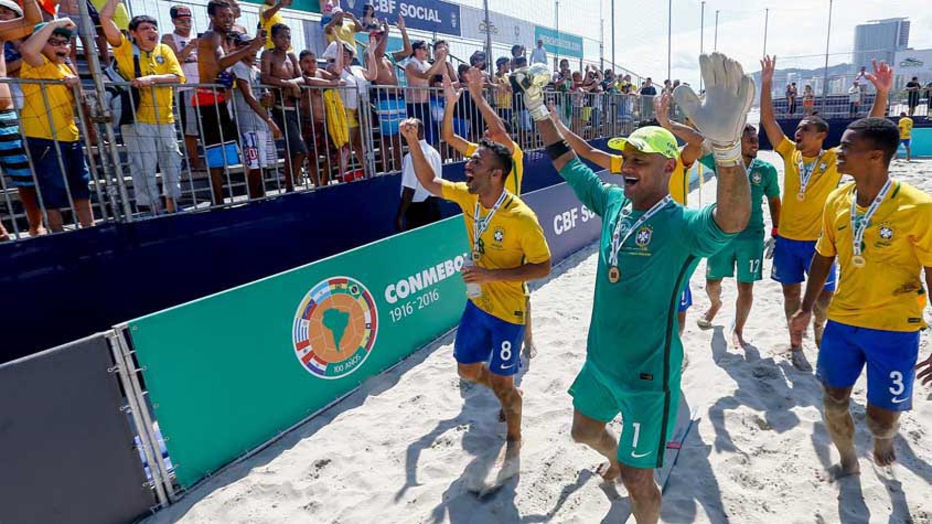 Beach Soccer - Gilberto Costa anuncia lista com 16 jogadores para treinamentos visando Eliminatórias