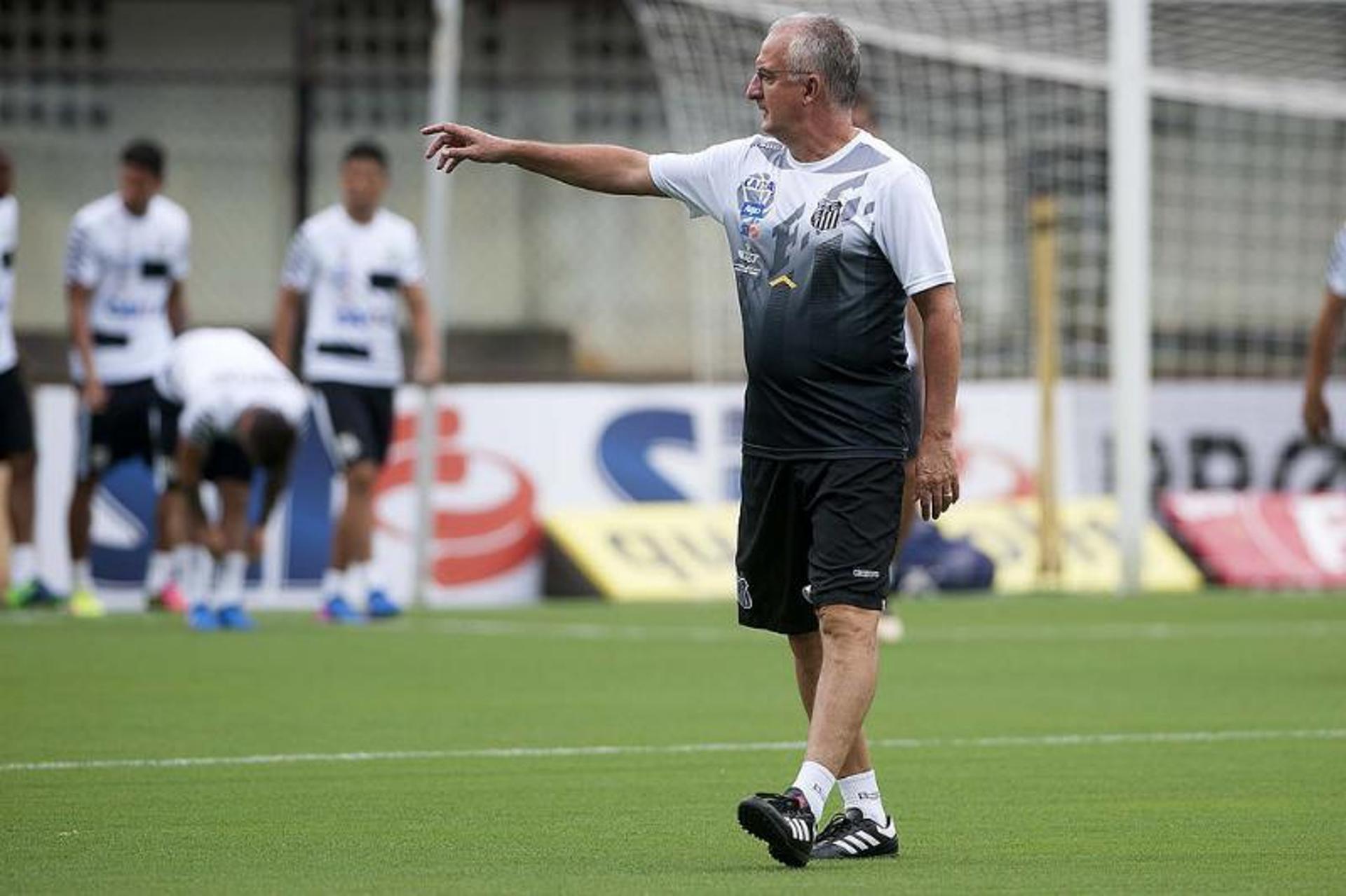 Dorival Júnior em treino do Santos na Vila