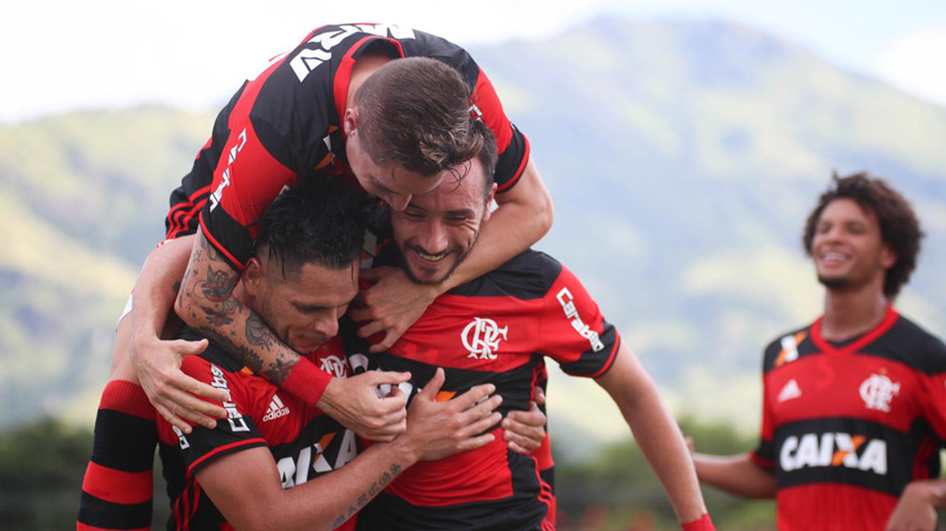 Confira as imagens da vitória do Flamengo em Moça Bonita