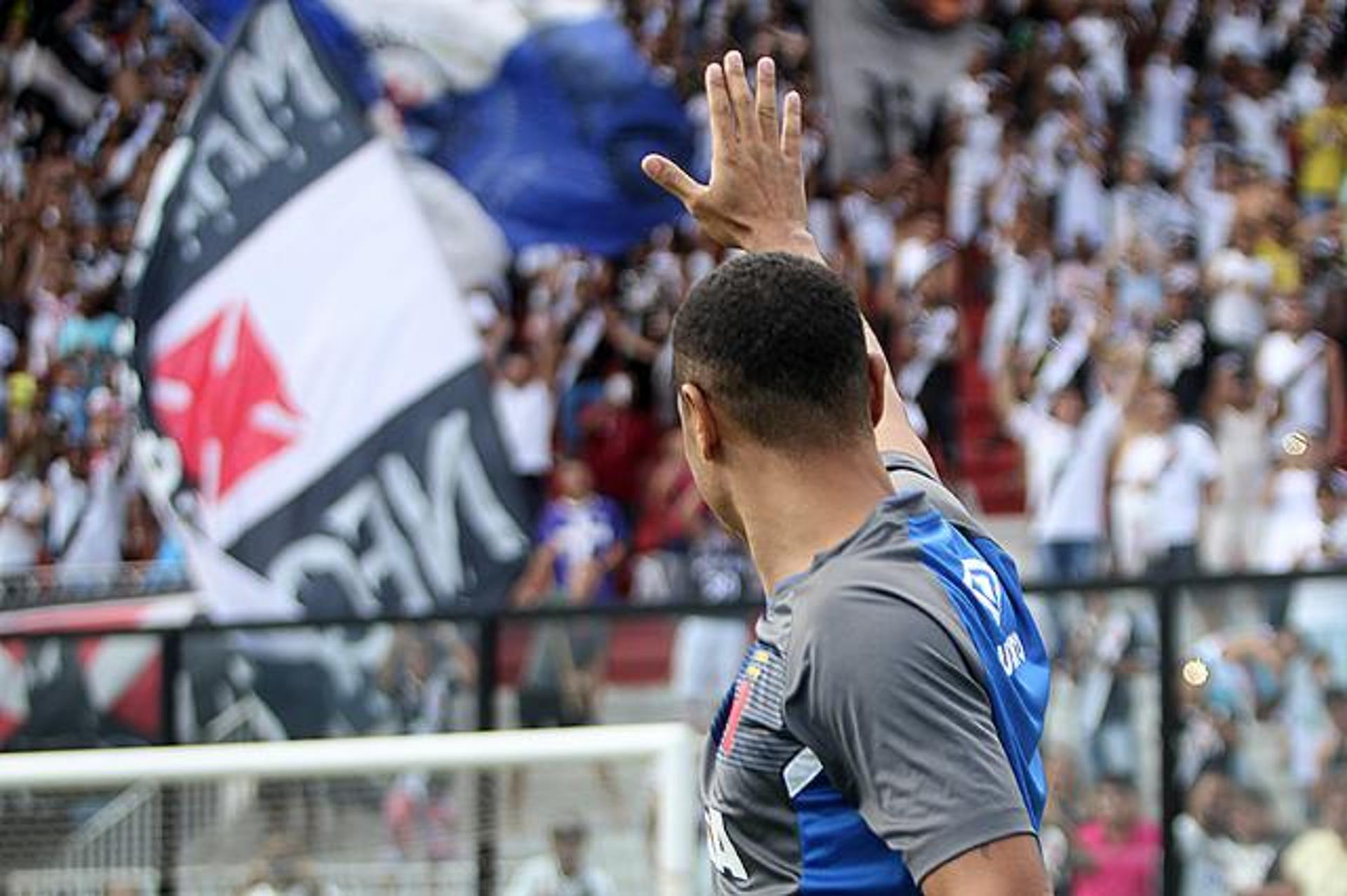 Com presença de torcida em São Januário, Fabuloso fez primeiro treino pelo Vasco