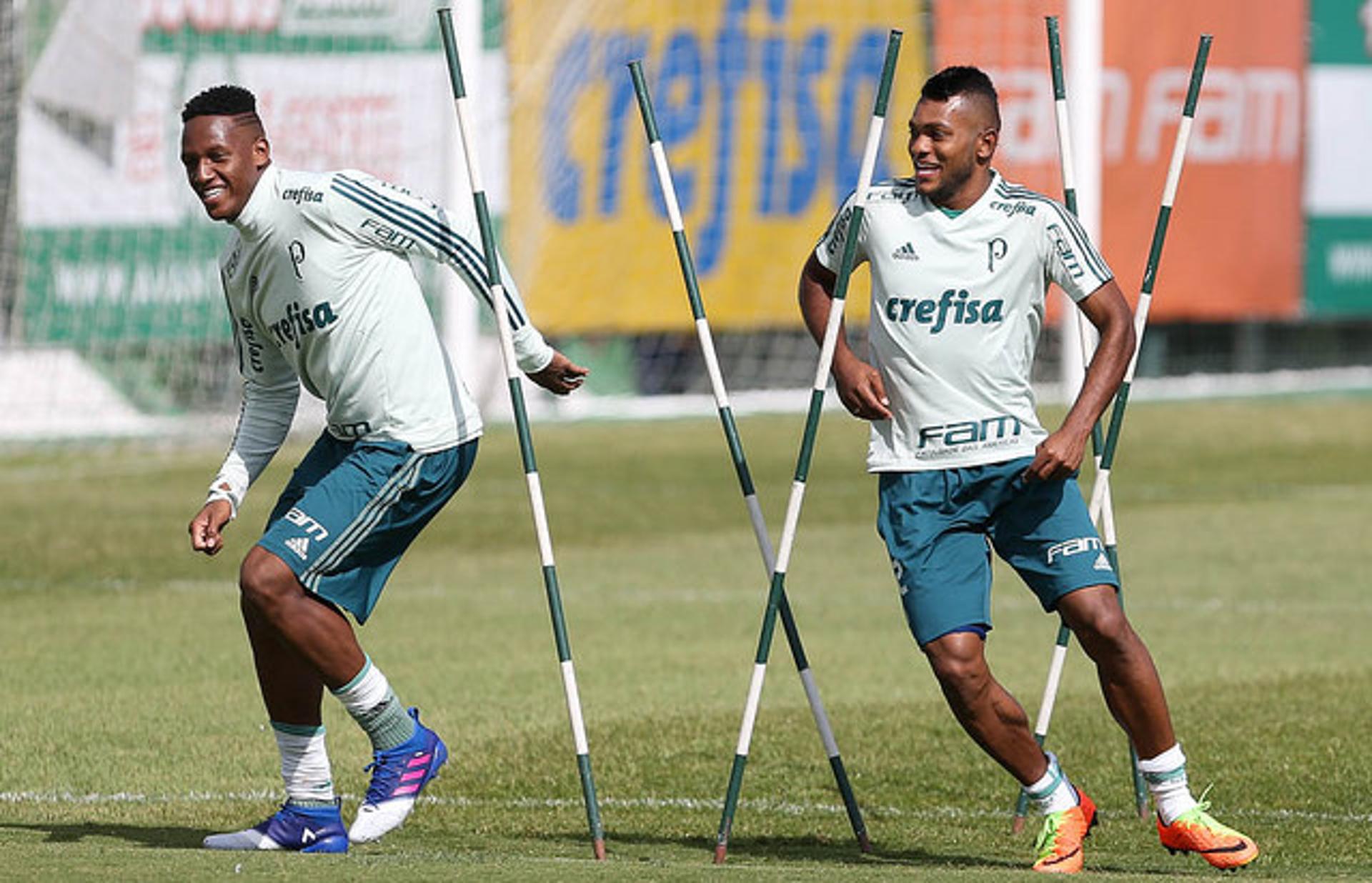Borja e Mina durante treino do Palmeiras