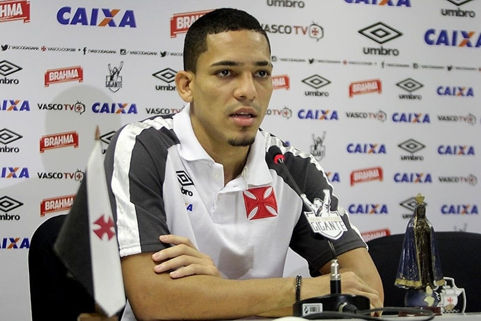 Gilberto lateral-direito do Vasco
