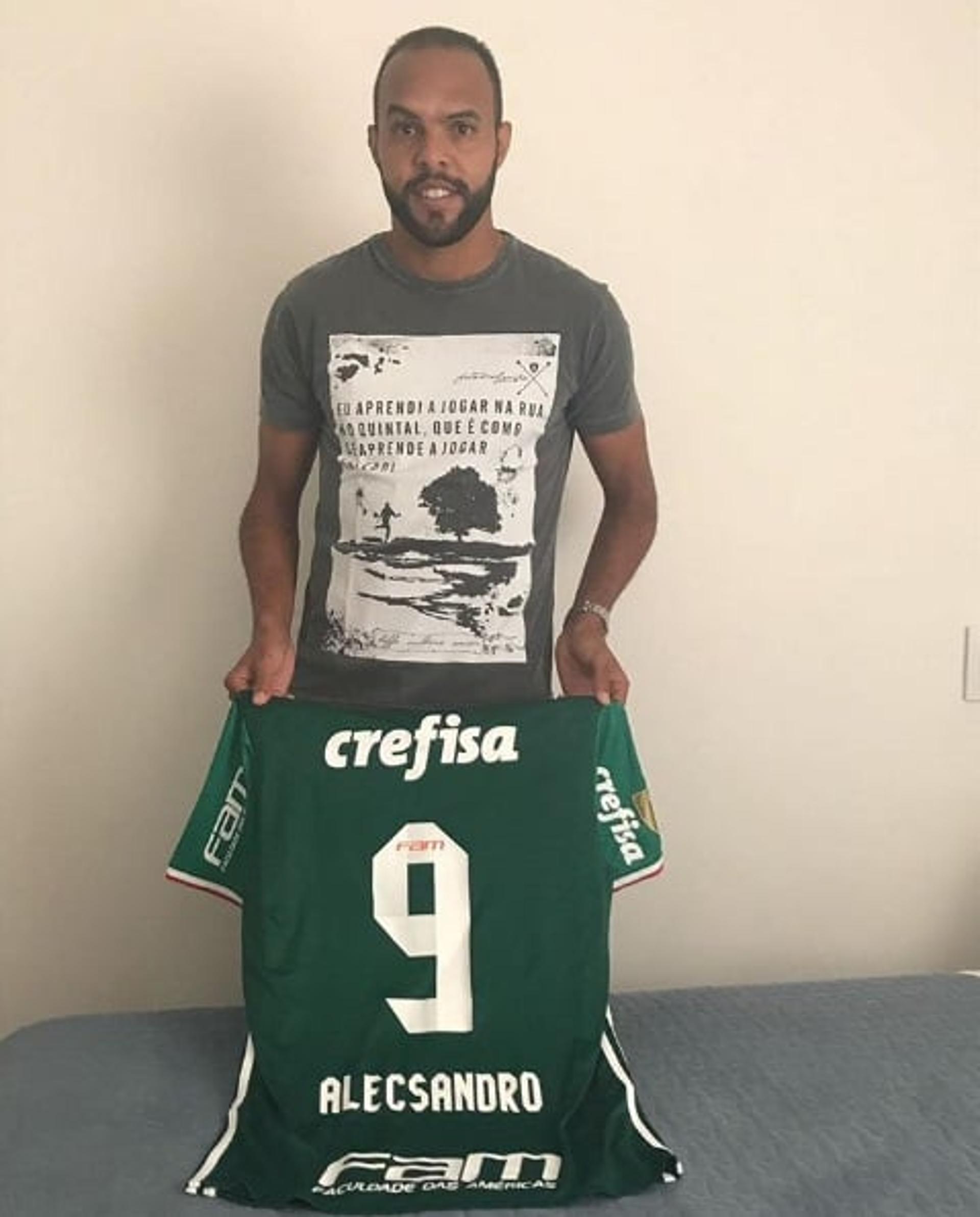 Alecsandro era o dono da camisa 9 do Palmeiras (Foto: Reprodução)