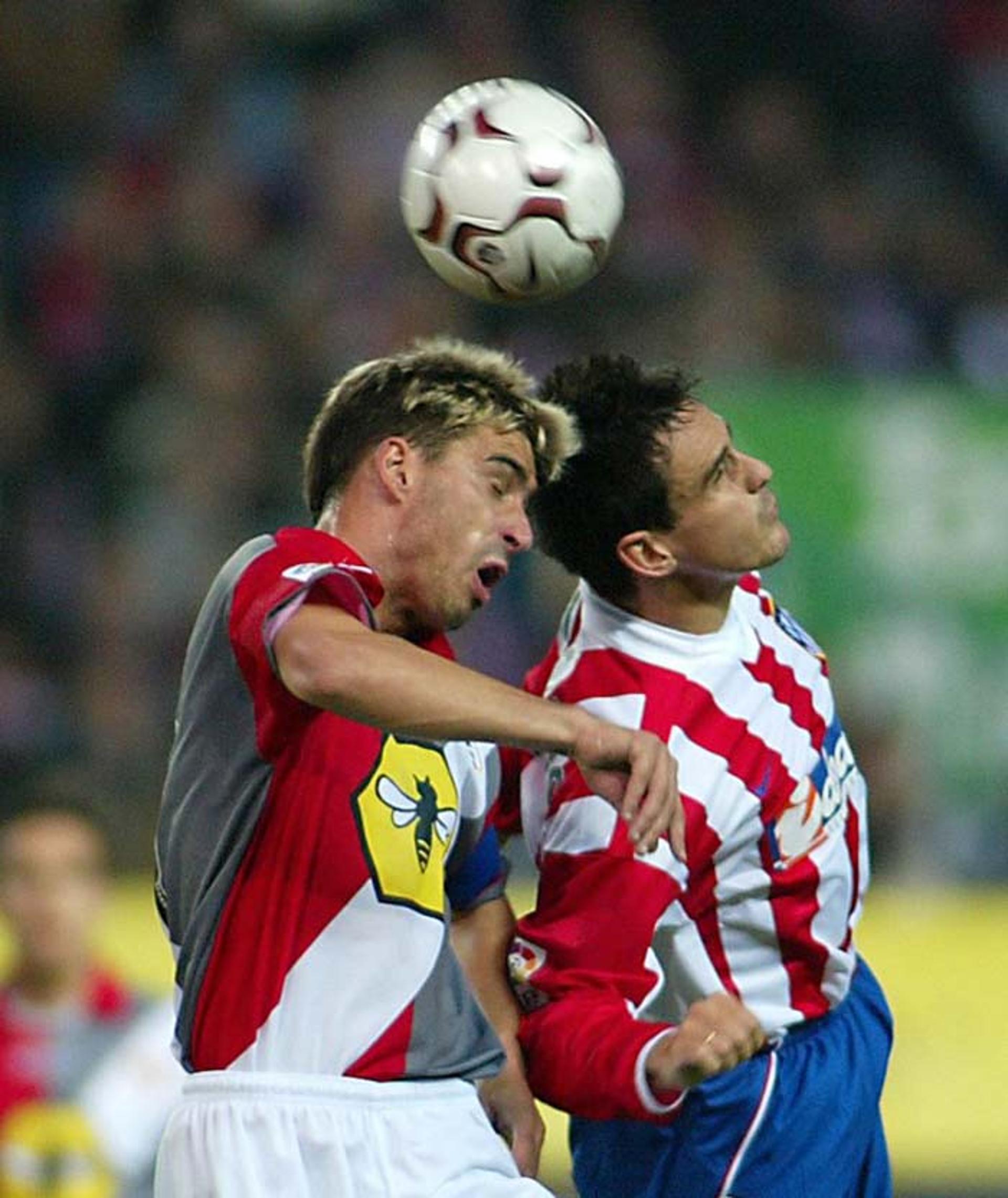 2001 - O búlgaro Dimitar Berbatov, do CSKA Sofia, e o espanhol Bolo, do Rayo Vallecano com 7 gols marcados