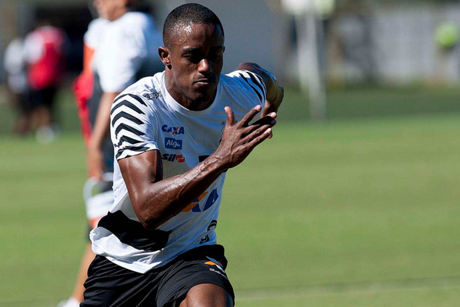 Caju foi revelado pelo Santos em 2014