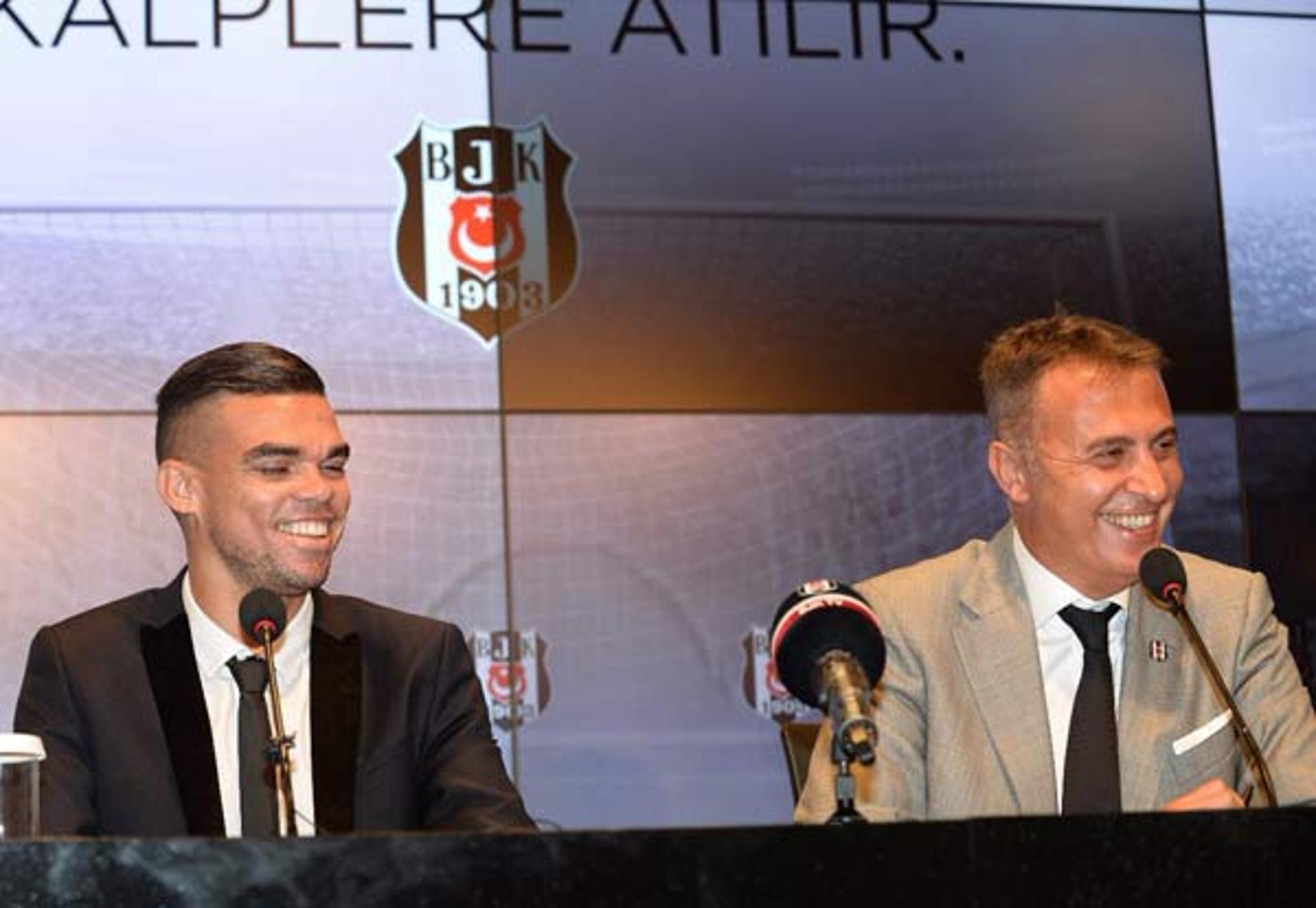 Pepe é apresentado no Besiktas