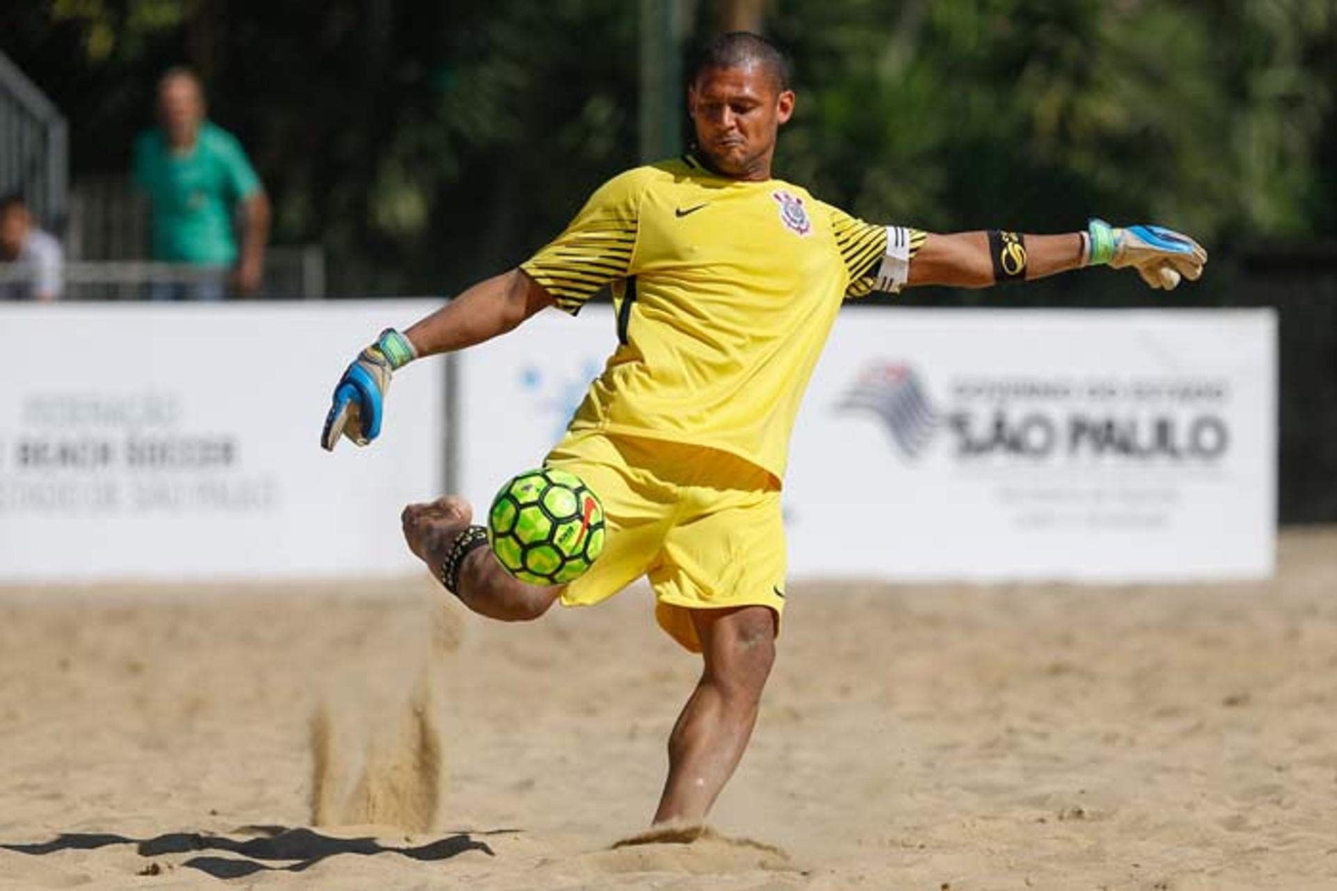 Corinthians e Santos decidem título do Campeonato Paulista de Beach Soccer neste domingo