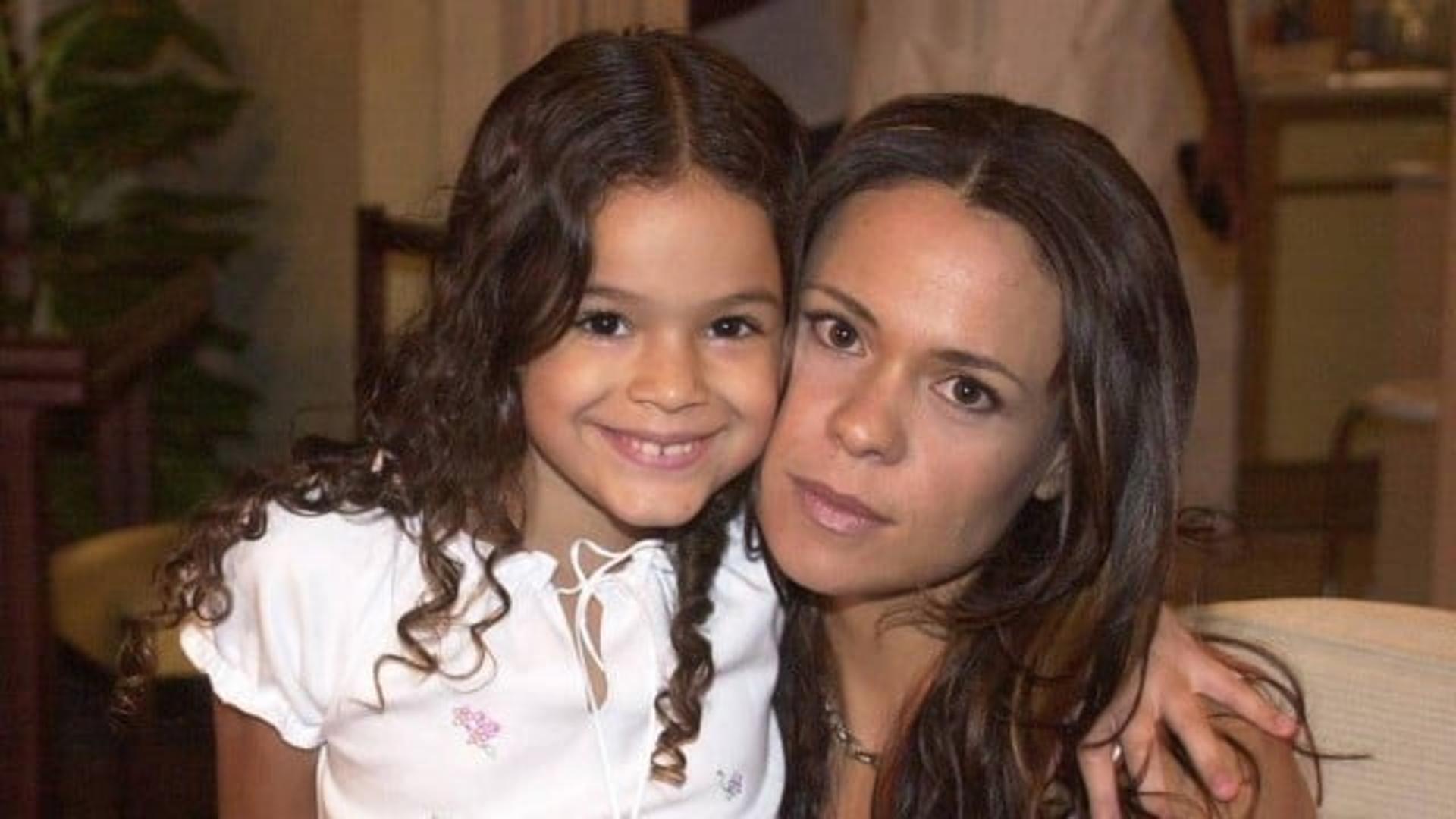 A Globo exibia a novela 'Mulheres Apaixonadas' e Bruna Marquezine fazia sucesso no papel da pequena Salete