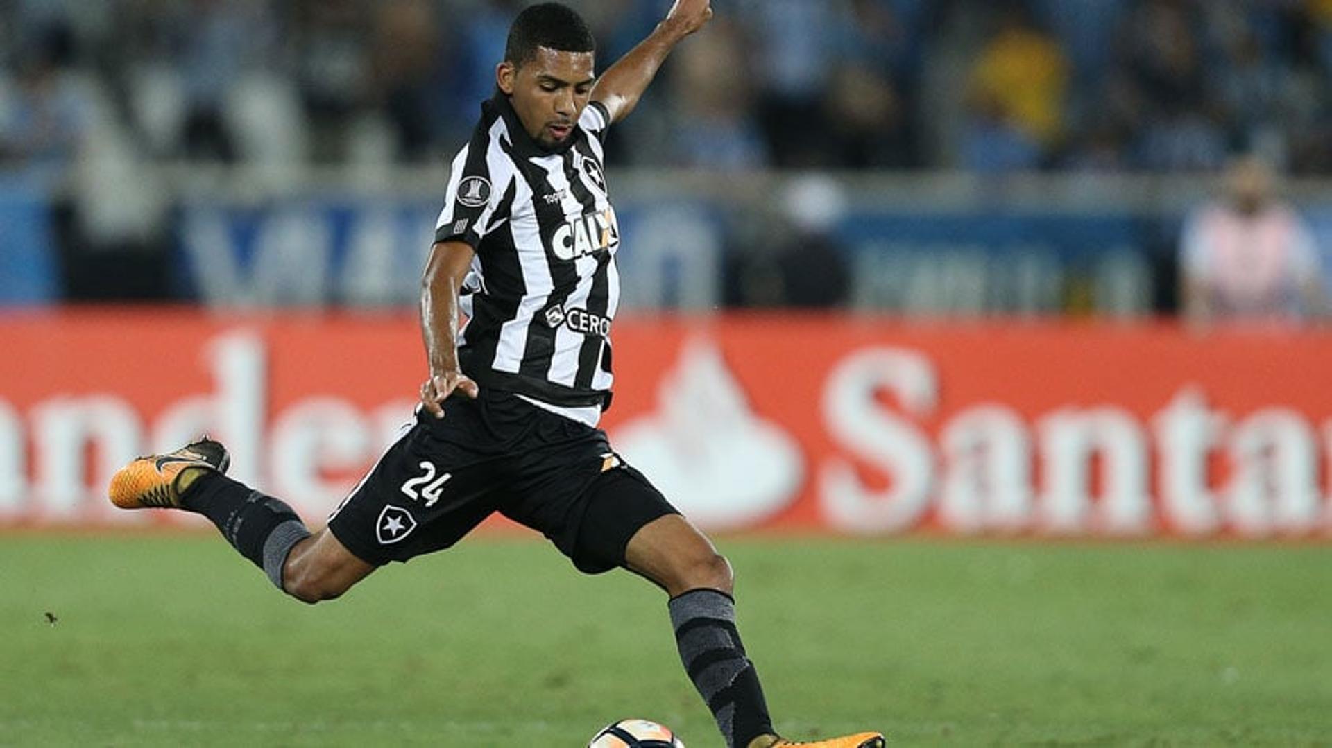 16 - Matheus Fernandes - Botafogo