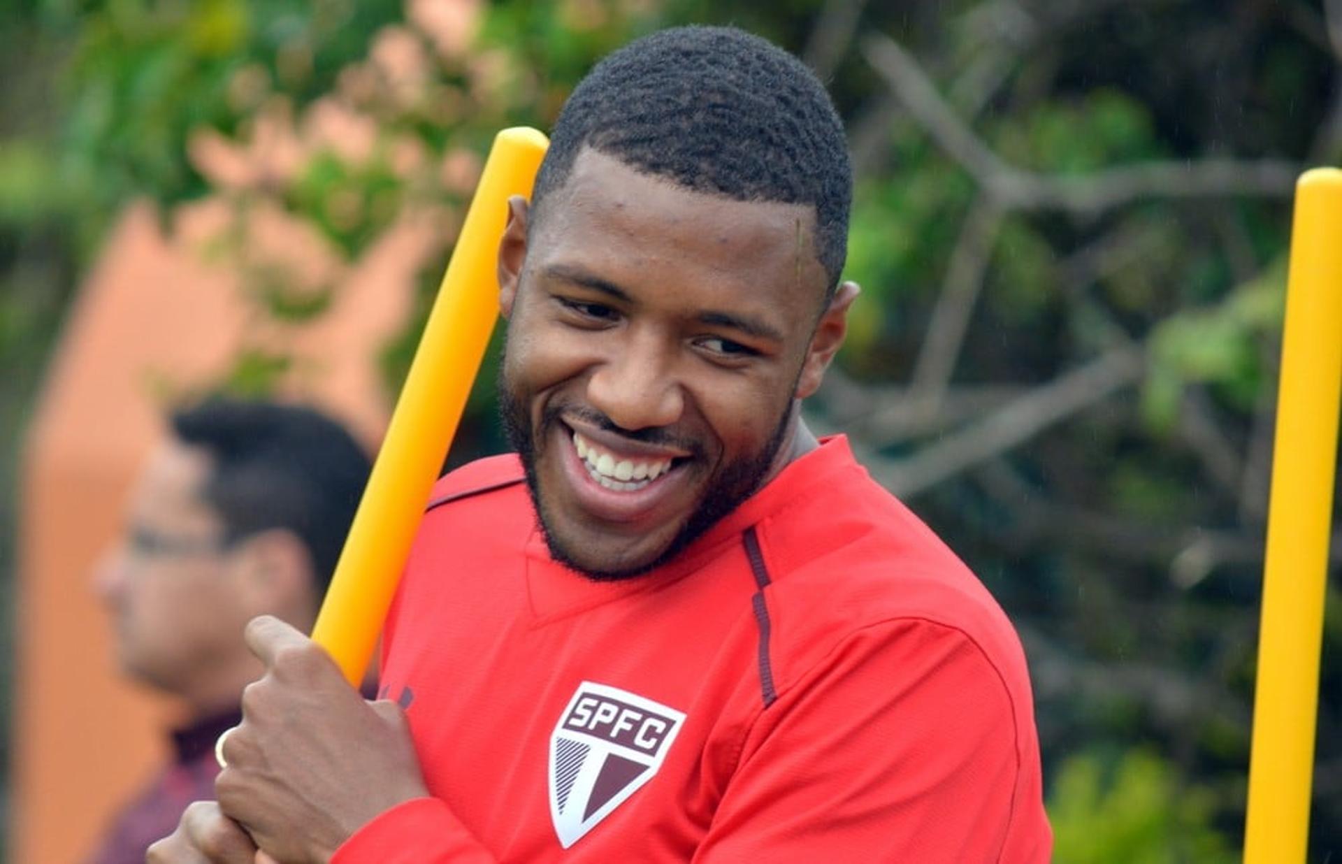 Jucilei renovou contrato com São Paulo até dezembro de 2021