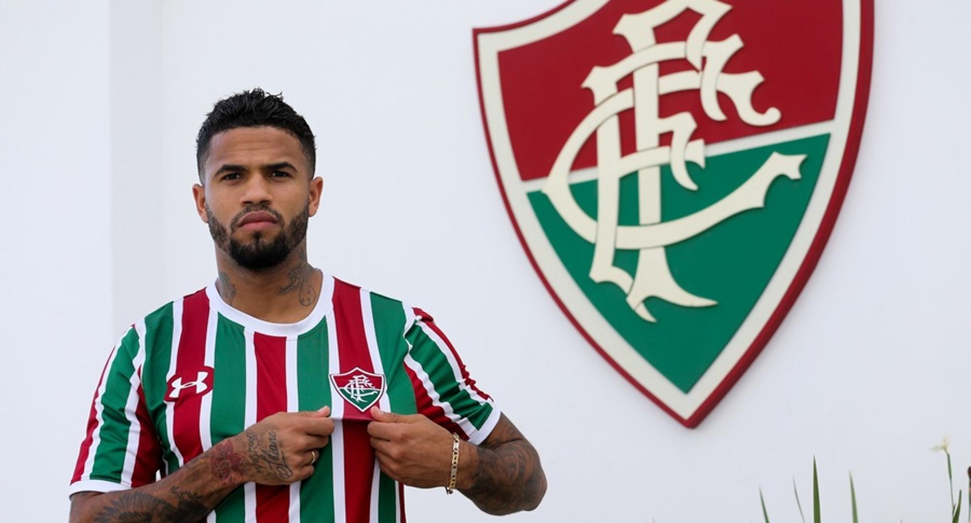 Léo vestirá a camisa 33 no Fluminense