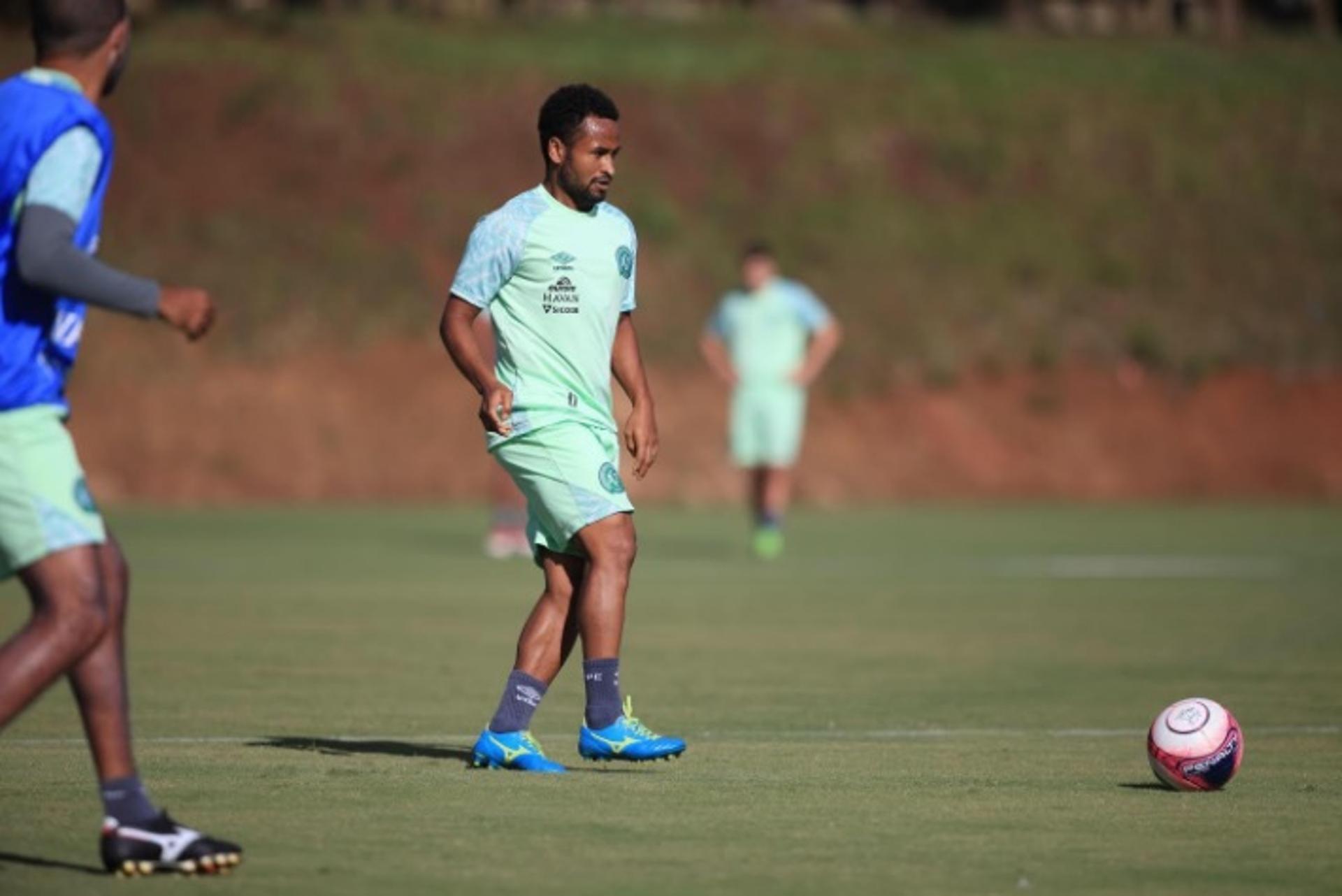 Júnior Santos destaca ótimo Catarinense da Chapecoense e diz estar tendo rápida adaptação ao futebol brasileiro