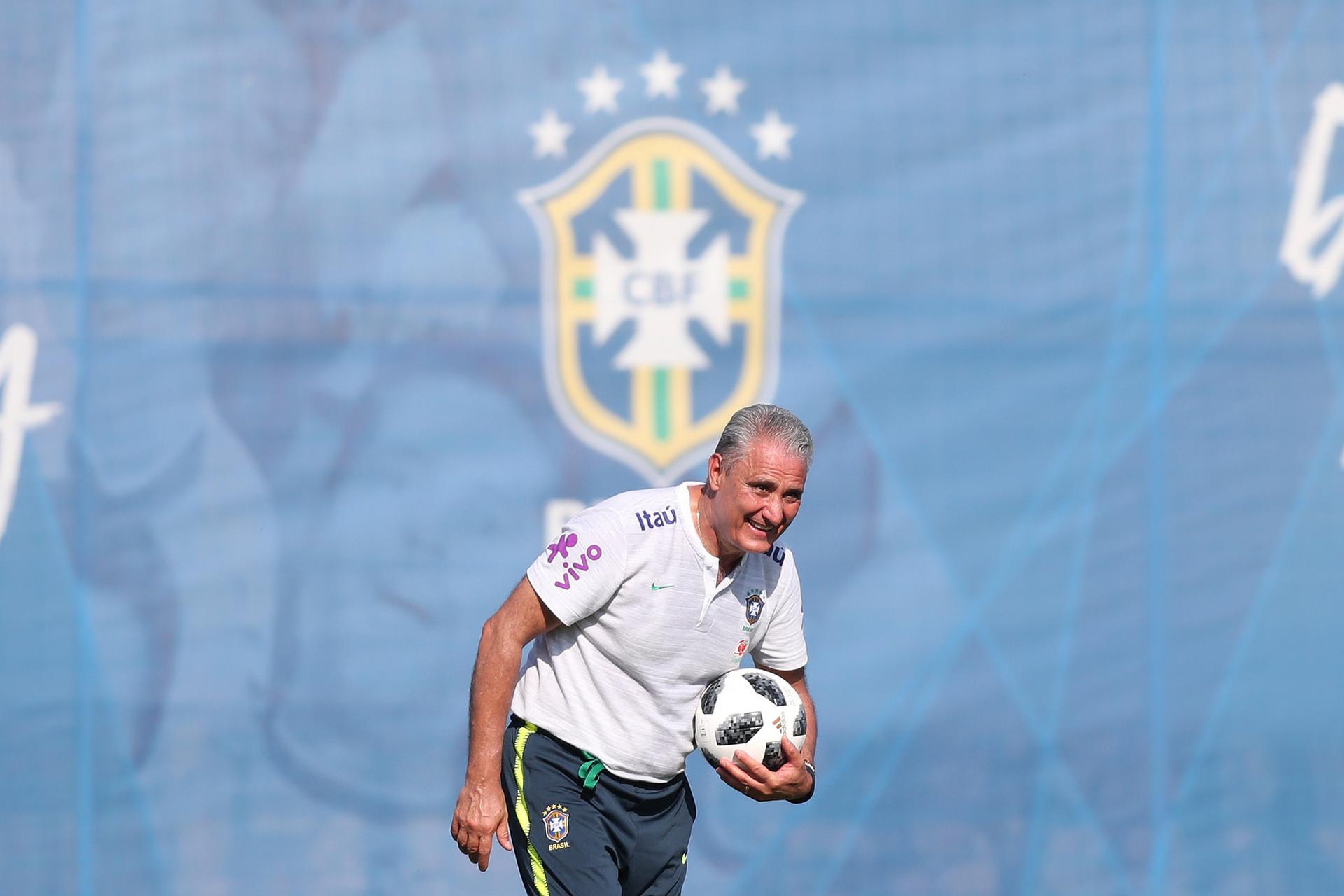 Sob o comando de Tite, Seleção Brasileira encerrou preparação antes de viagem a Rostov, palco da estreia