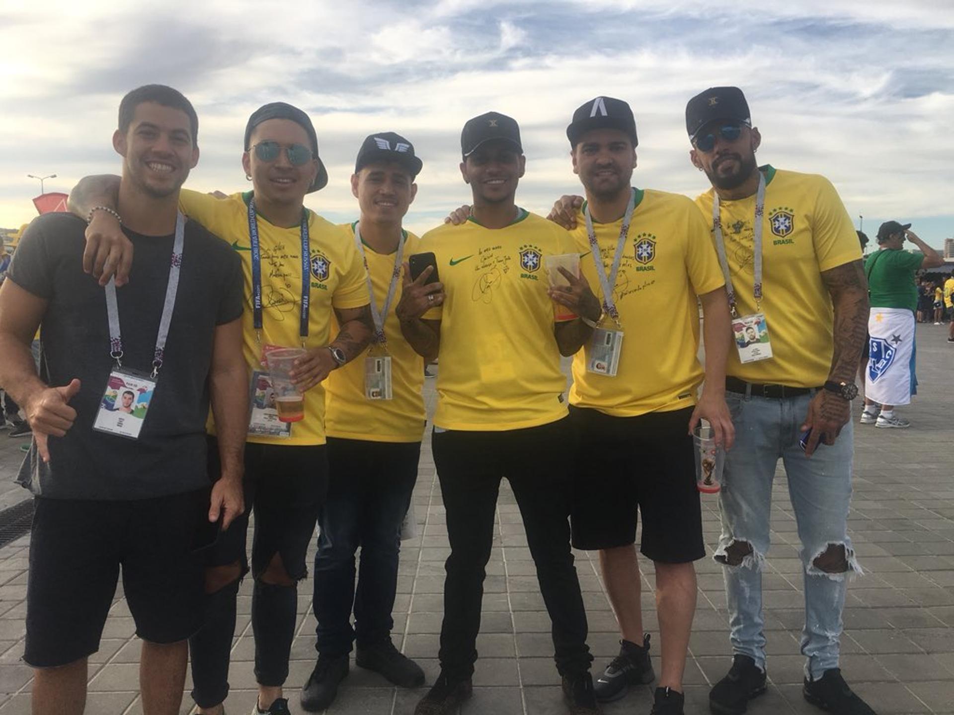 Os famosos 'parças de Neymar' já estão na Arena Rostov para o jogo da Seleção daqui a pouco