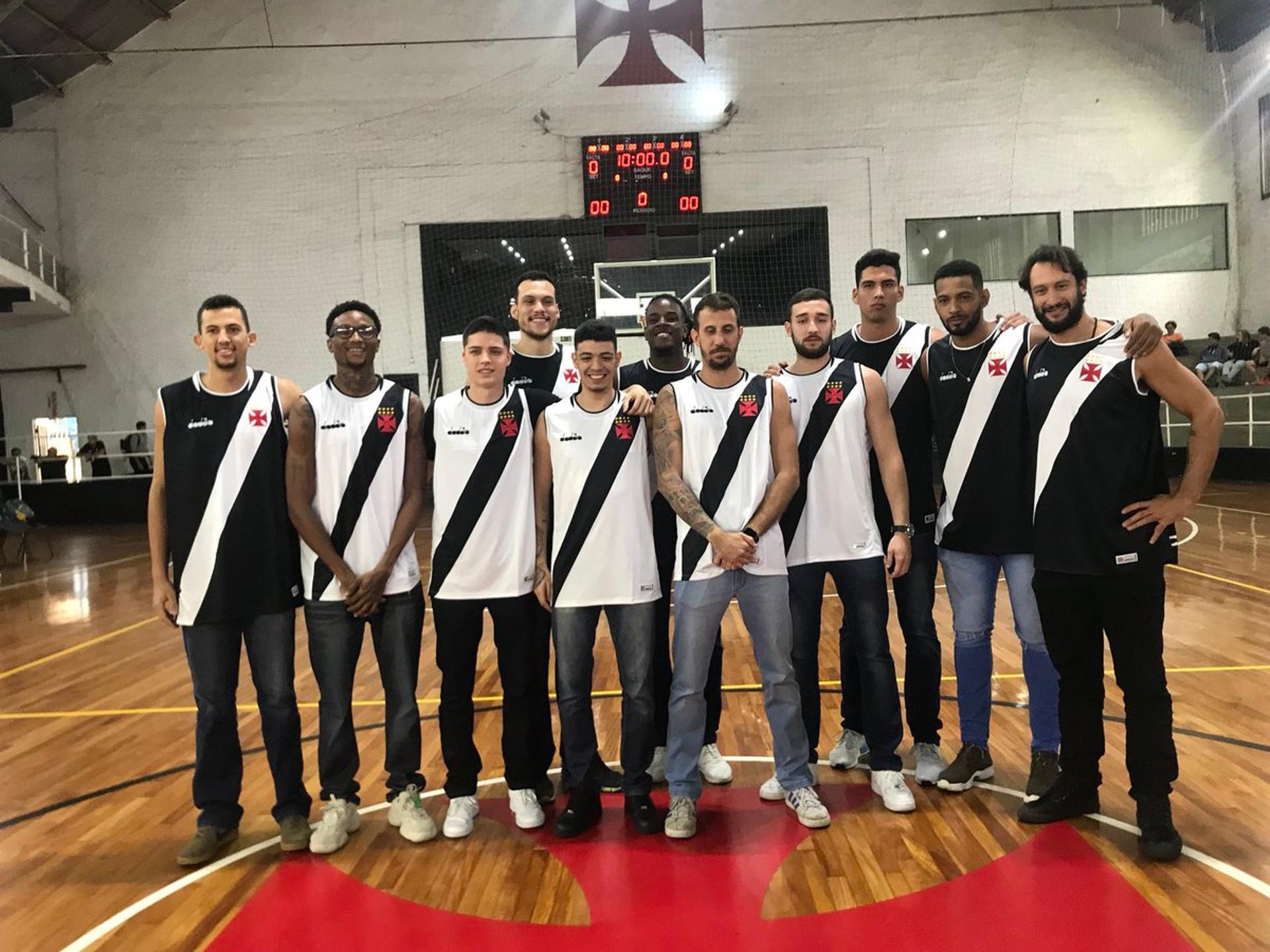 Vasco apresenta elenco de basquete para 2018/2019
