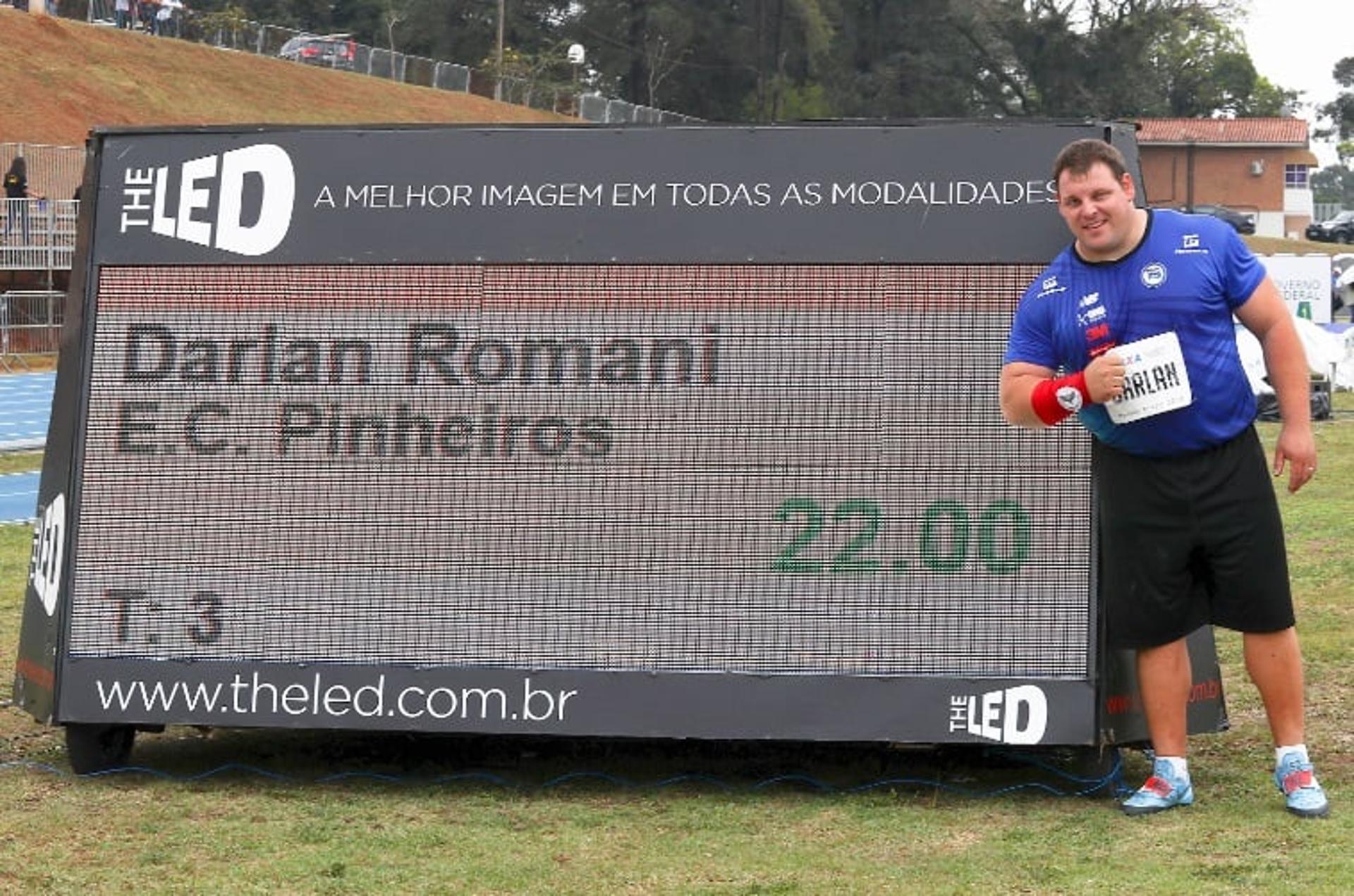 Darlan Romani supera os 22 metros no arremesso do peso e quebra recorde sul-americano