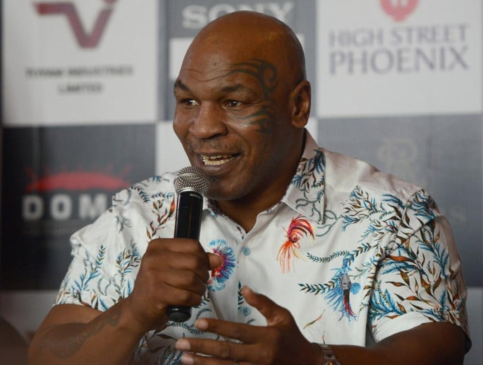 O ex-boxeador Mike Tyson foi acusado de estuprar uma das participantes do concurso Miss América. Ele foi condenado a seis anos de prisão