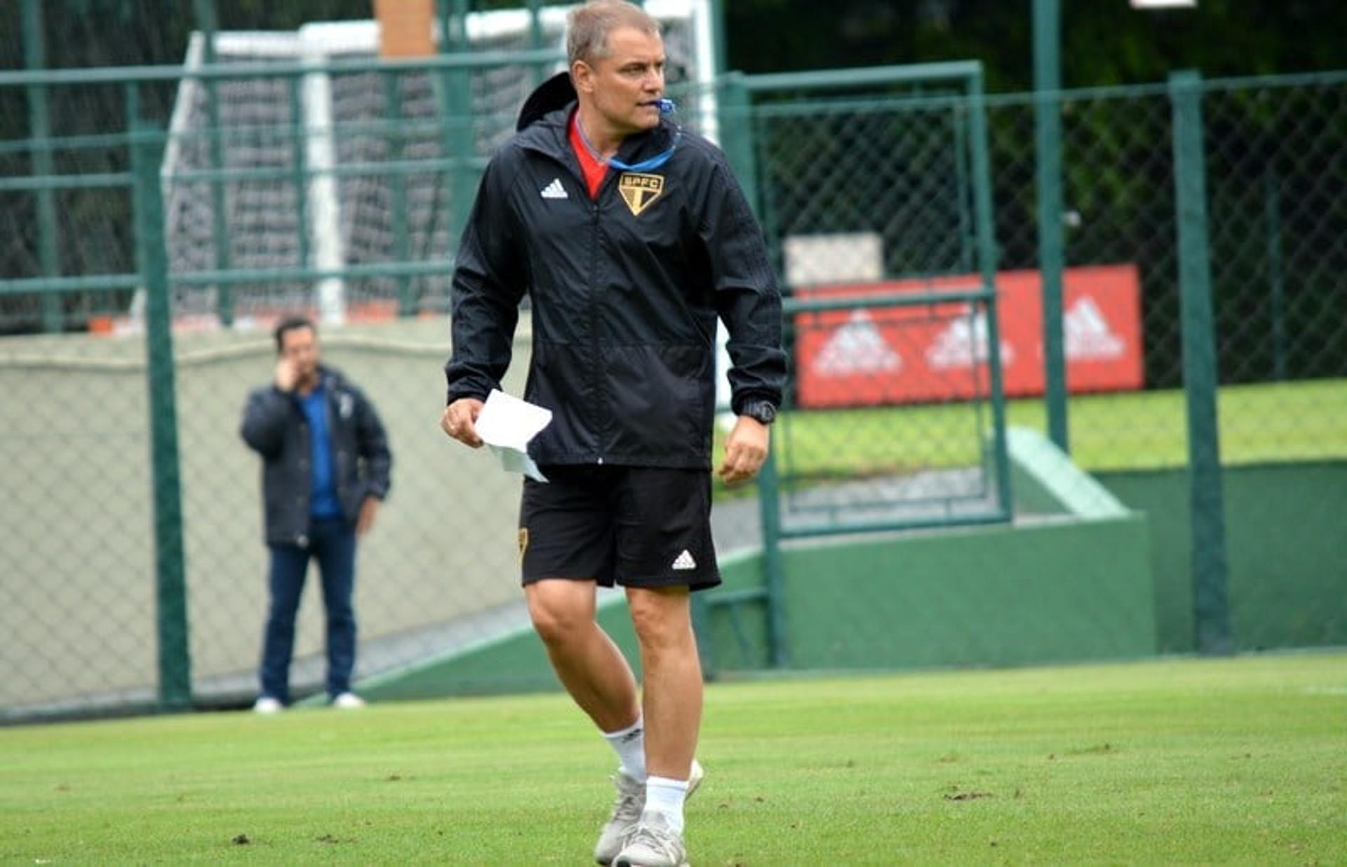 O técnico Diego Aguirre pode promover mudanças na escalação do São Paulo