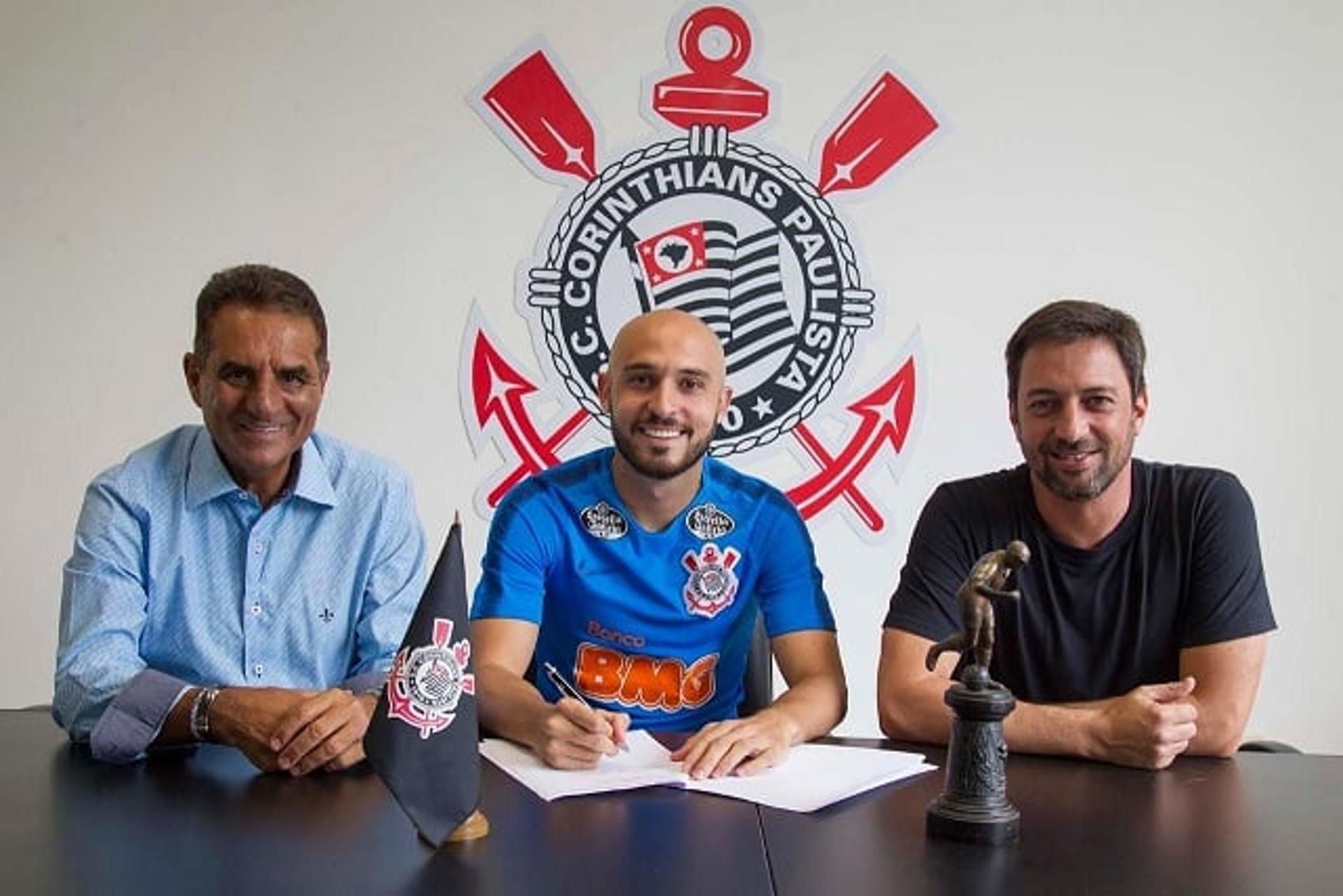 Régis é anunciado pelo Corinthians