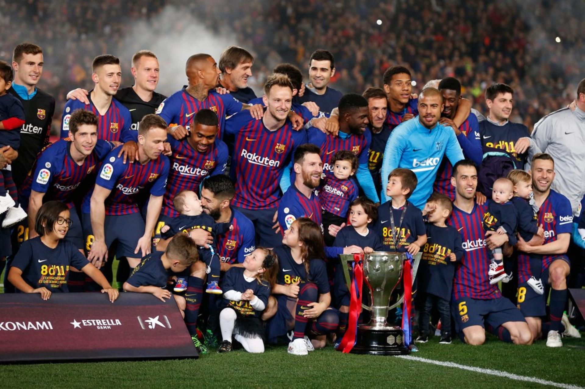 O Barcelona venceu o Levante neste sábado por 1 a 0 e conquistou mais um título do Campeonato Espanhol. Com 83 pontos, o time levou o torneio de forma antecipada. É o 26º título da história do clube na competição e o 10º de Lionel Messi. Veja as La Ligas vencidas pelo Barça neste século: