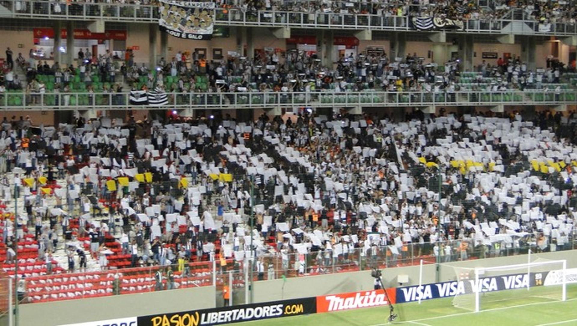 Mosaico da torcida do Atlético-MG no Independência antes da partida contra o Santa Fé (26/02/2014)