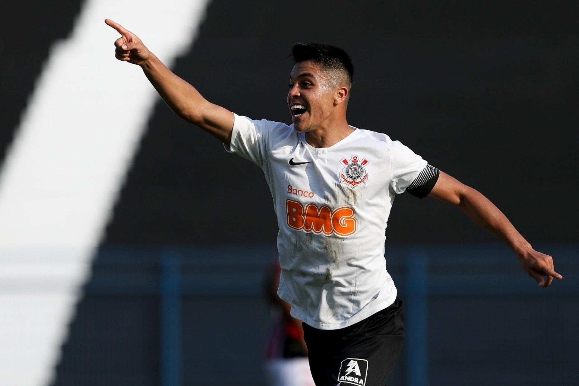 Roni será o capitão do Corinthians contra o Palmeiras na tarde desta quarta