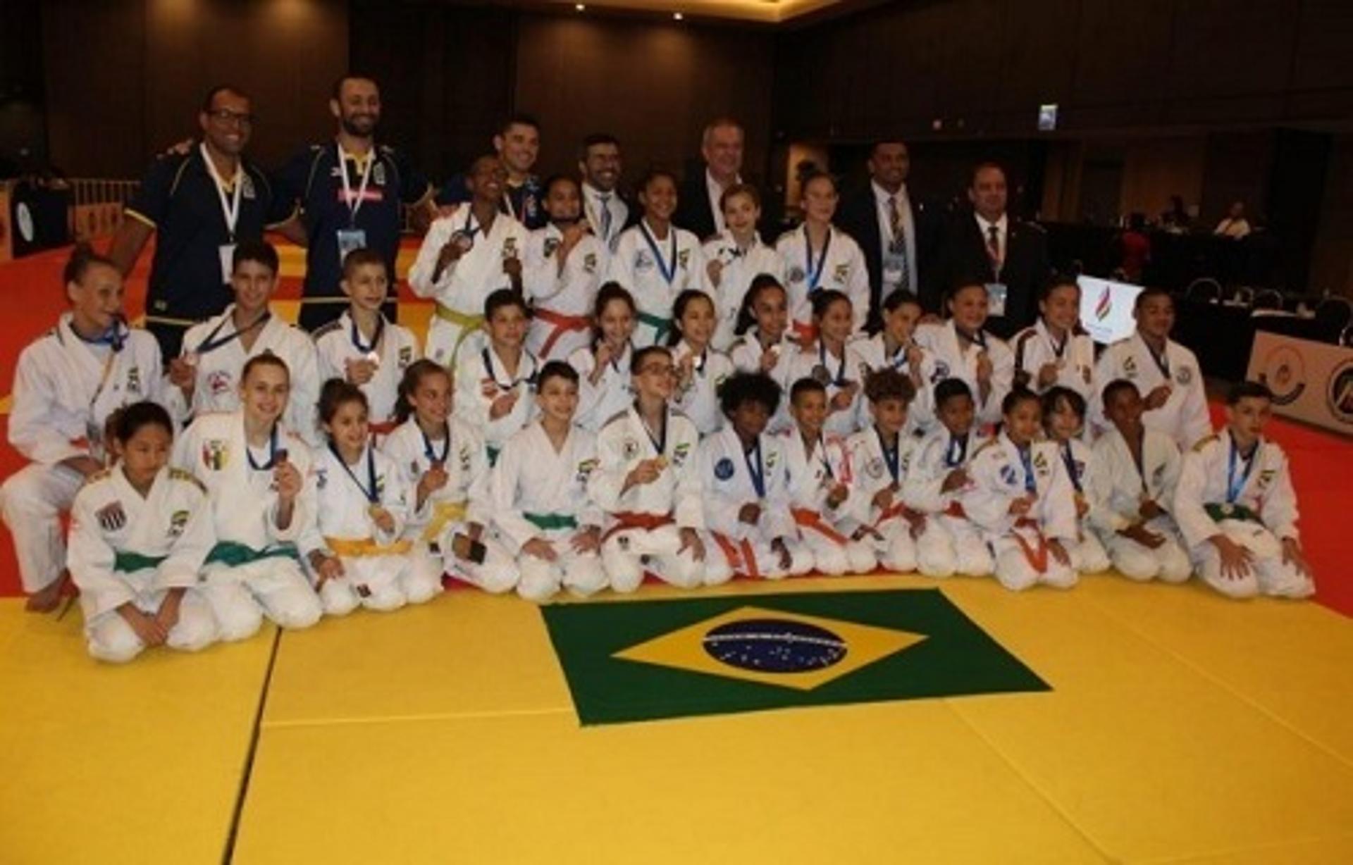 Time Judô Rio conquistou 12 das 50 medalhas que a Seleção Brasileira faturou no Pan de Guadalajara (Foto: Divulgação/FJERJ)