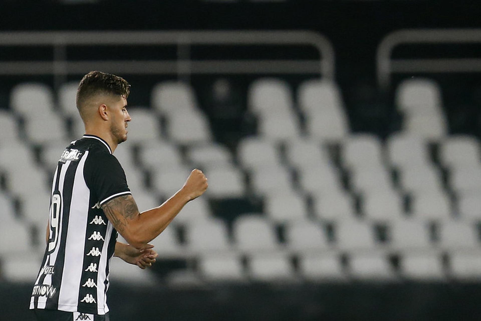 Botafogo x Macaé - Pedro Raul