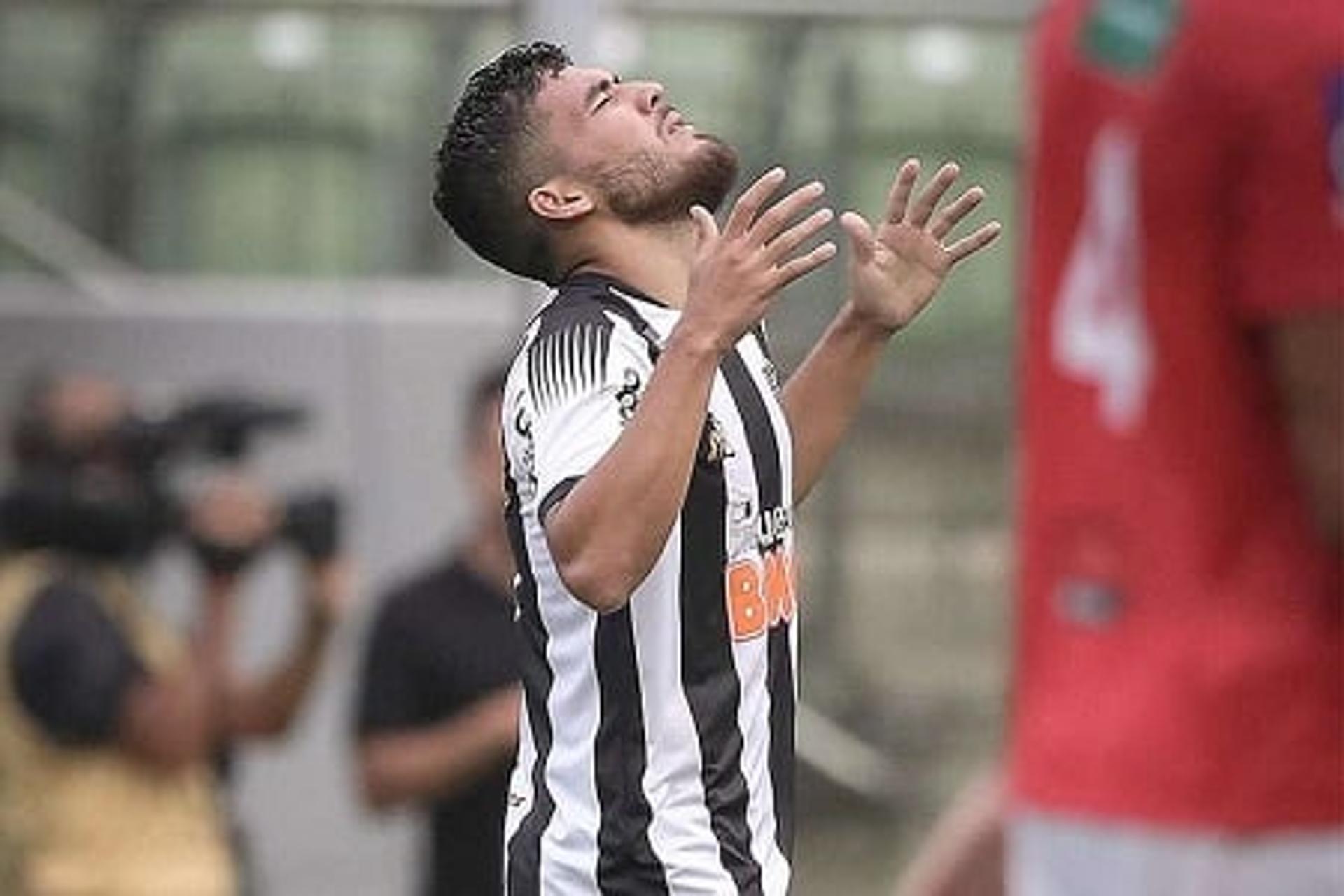 Bruno Silva ficará de fora das próximas partidas do Galo no Estadual