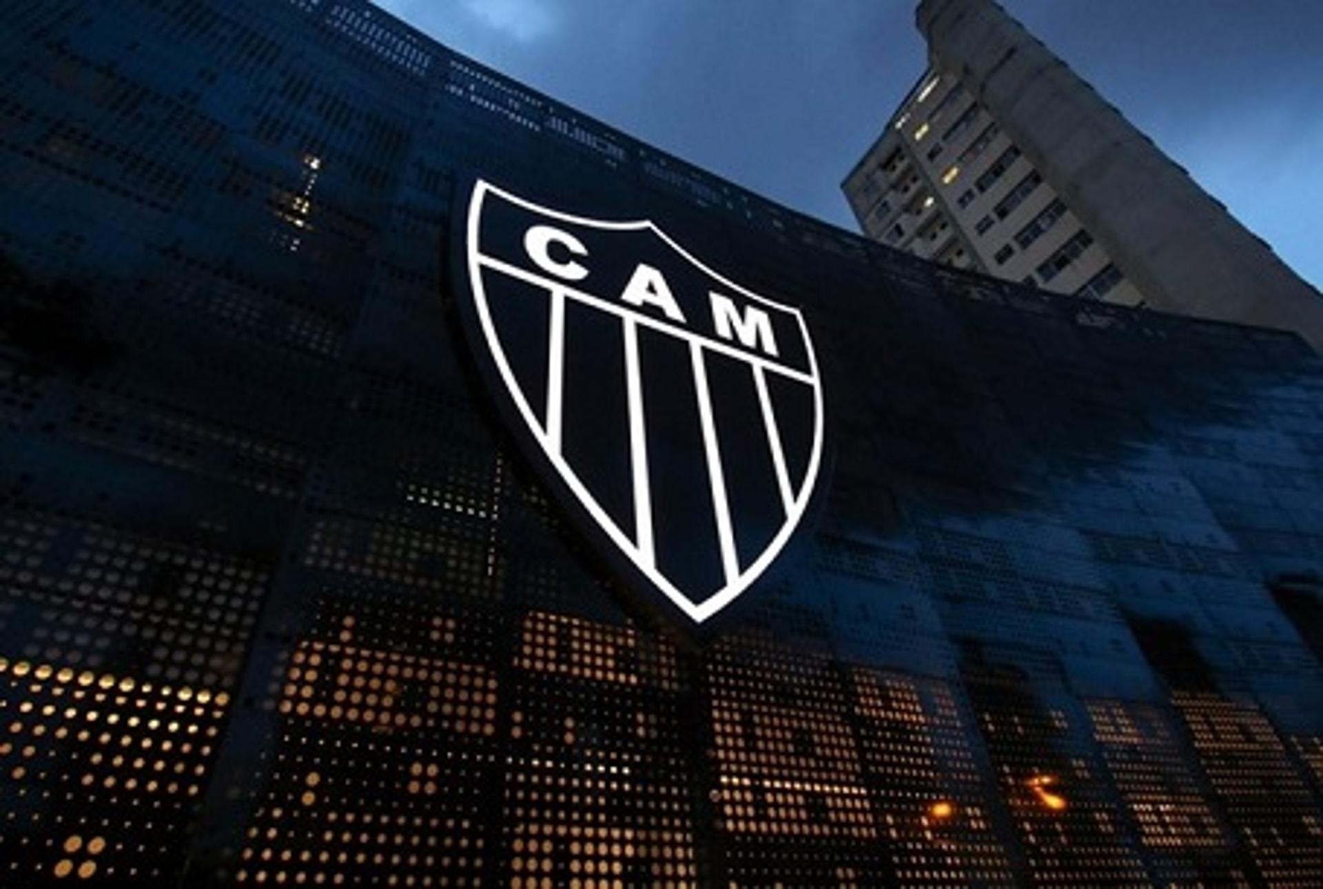 O Atlético-MG tem mantido o acordo feito com Sampaoli para manter em dia os salários da equipe