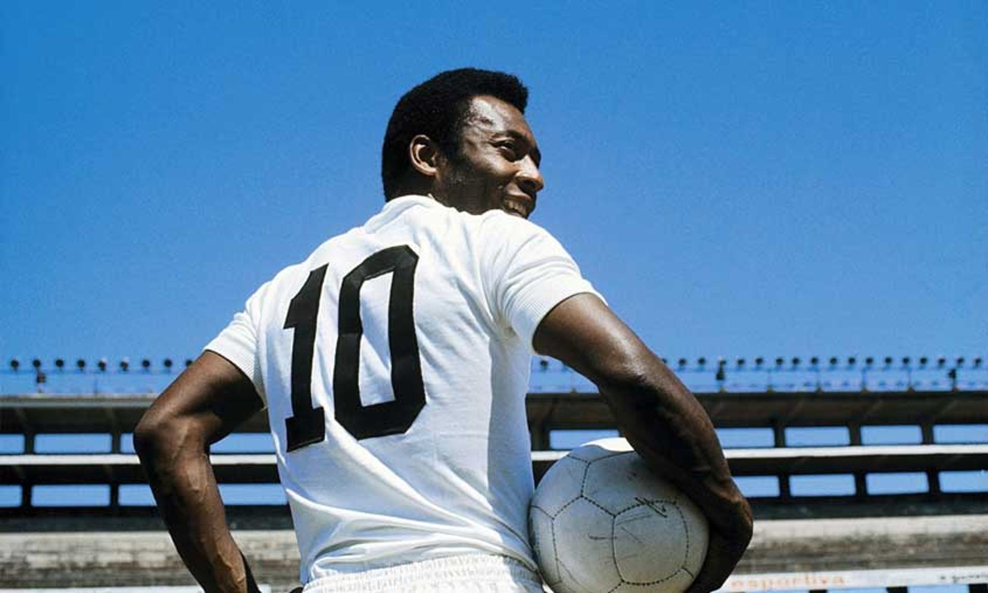 Em quais clubes Pelé jogou? Relembre a carreira do Rei do Futebol - Lance!