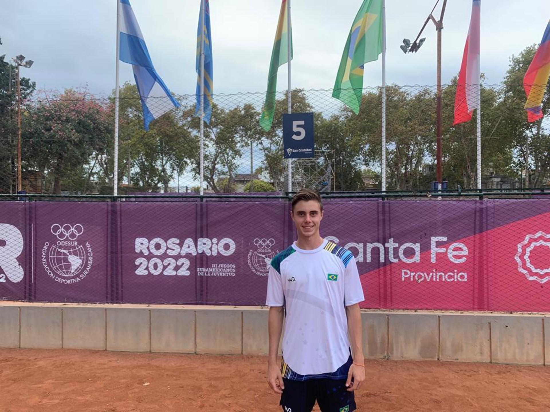 Victor Tosetto em foto oficial da delegação brasileira de tênis