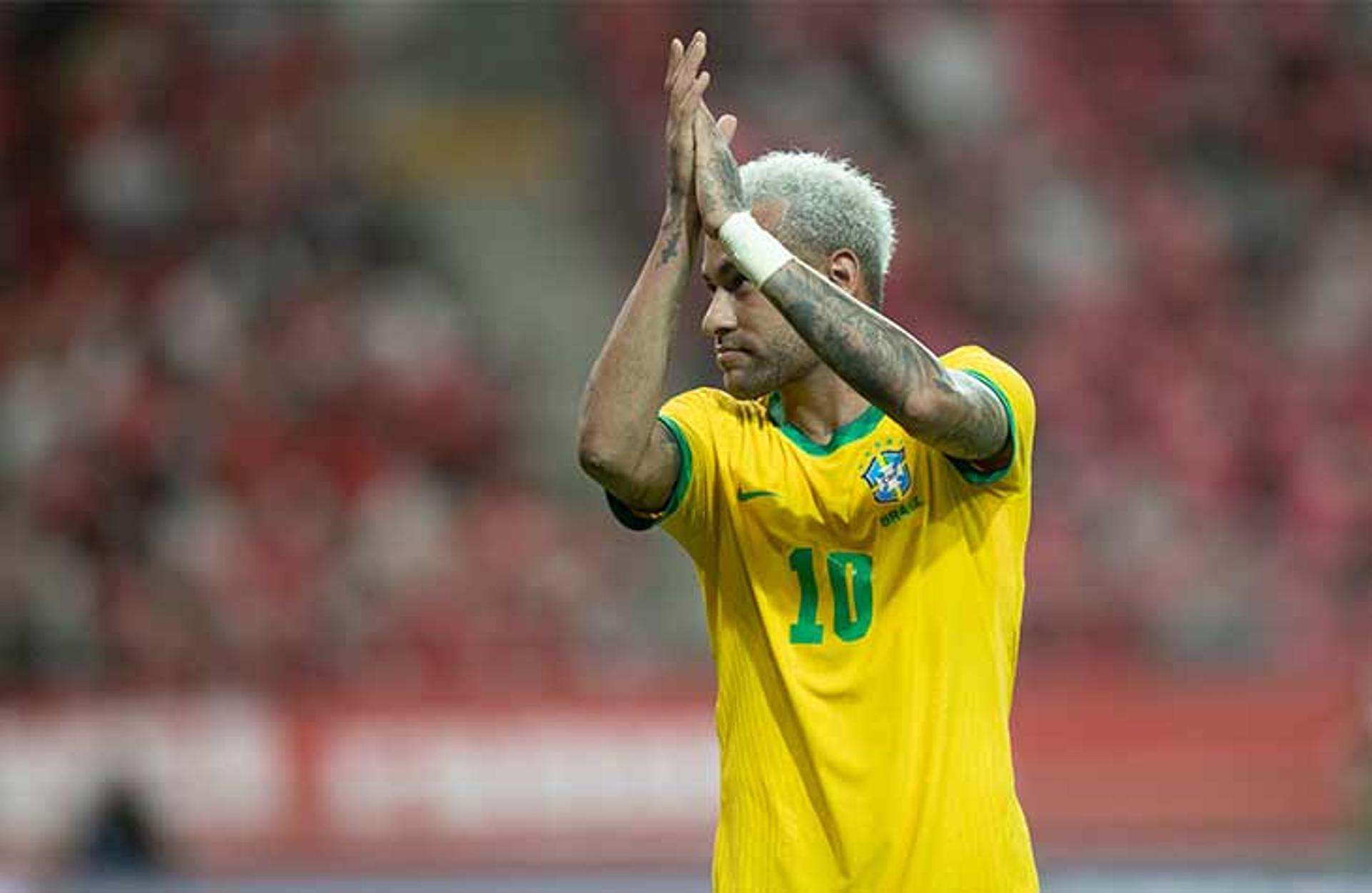 Neymar comemorando