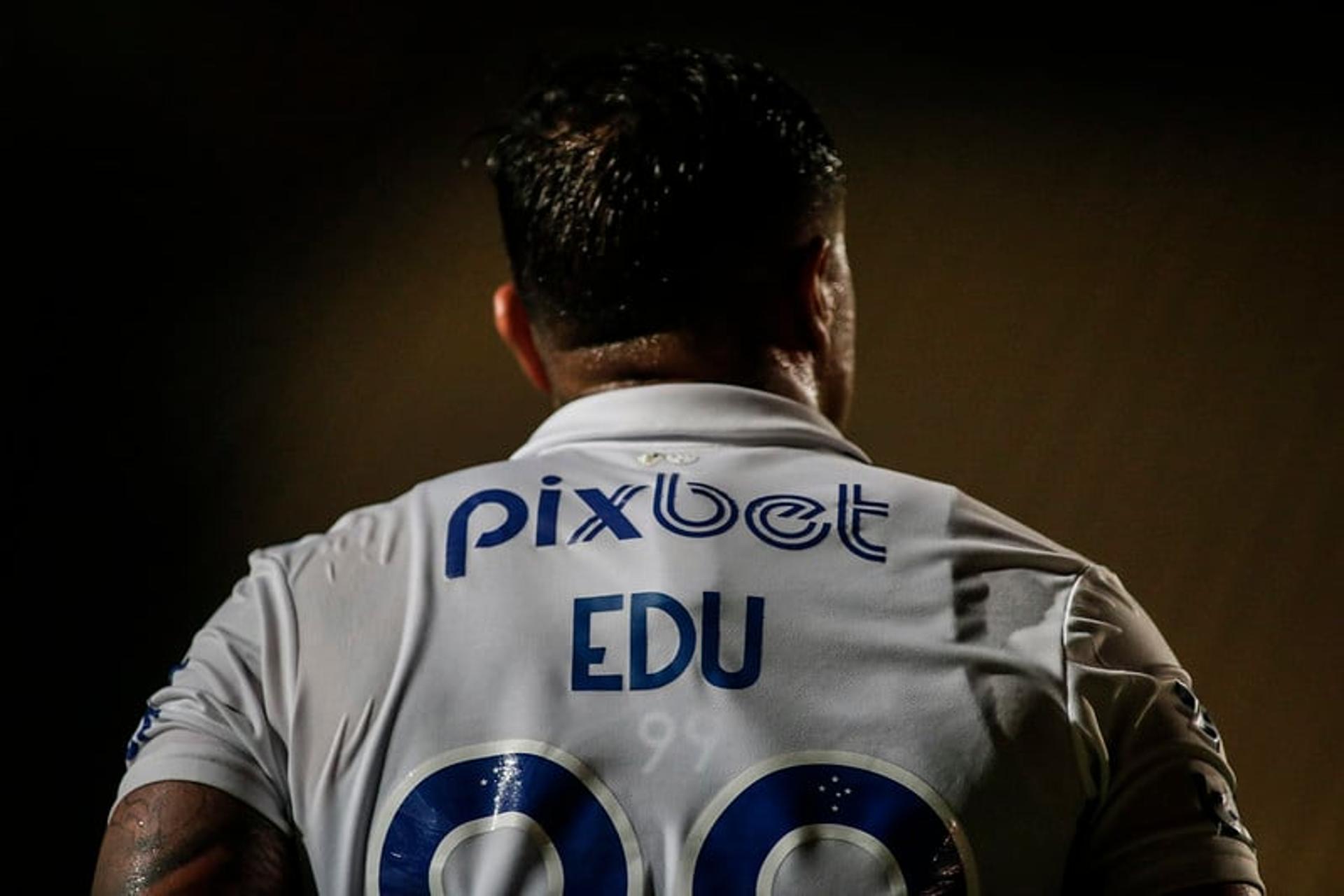 Edu marcou o gol do empate do Cruzeiro com o Sampaio Corrêa
