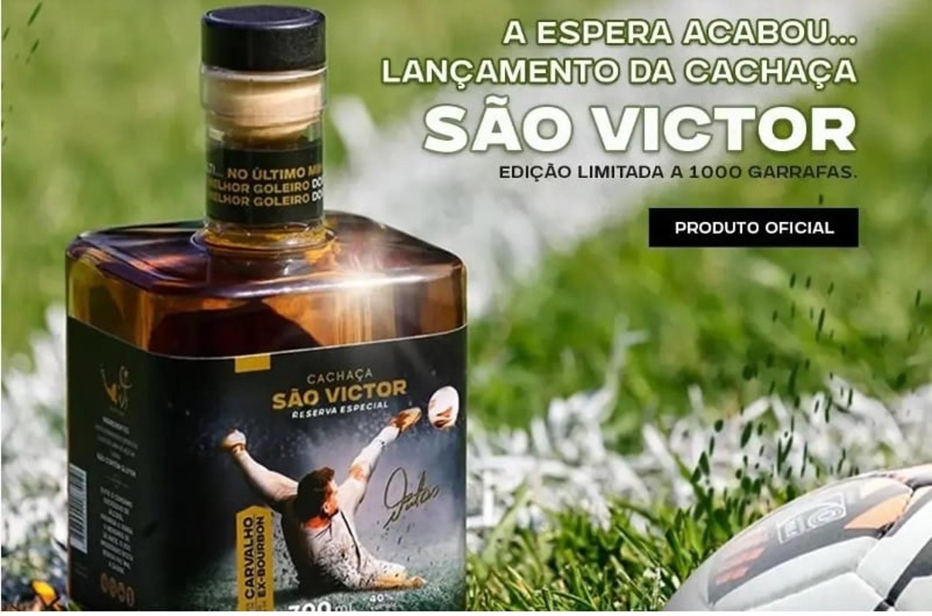 Cachaça São Victor está à venda pela internet com preço a partir de R$ 349,99; atual gerente de futebol do Atlético divulgou a novidade pelas redes sociais