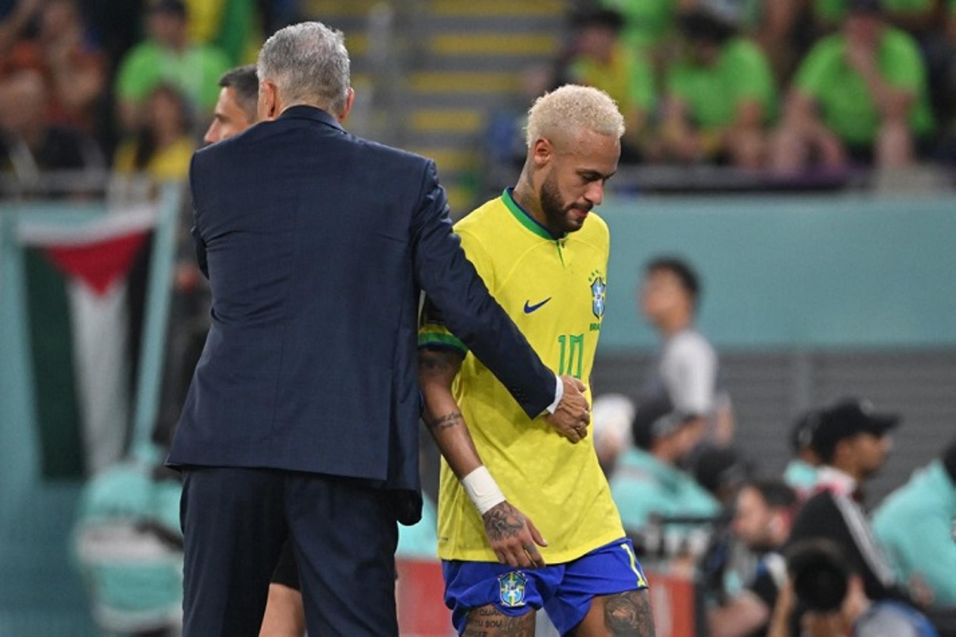Tite e Neymar - Brasil x Coreia do Sul