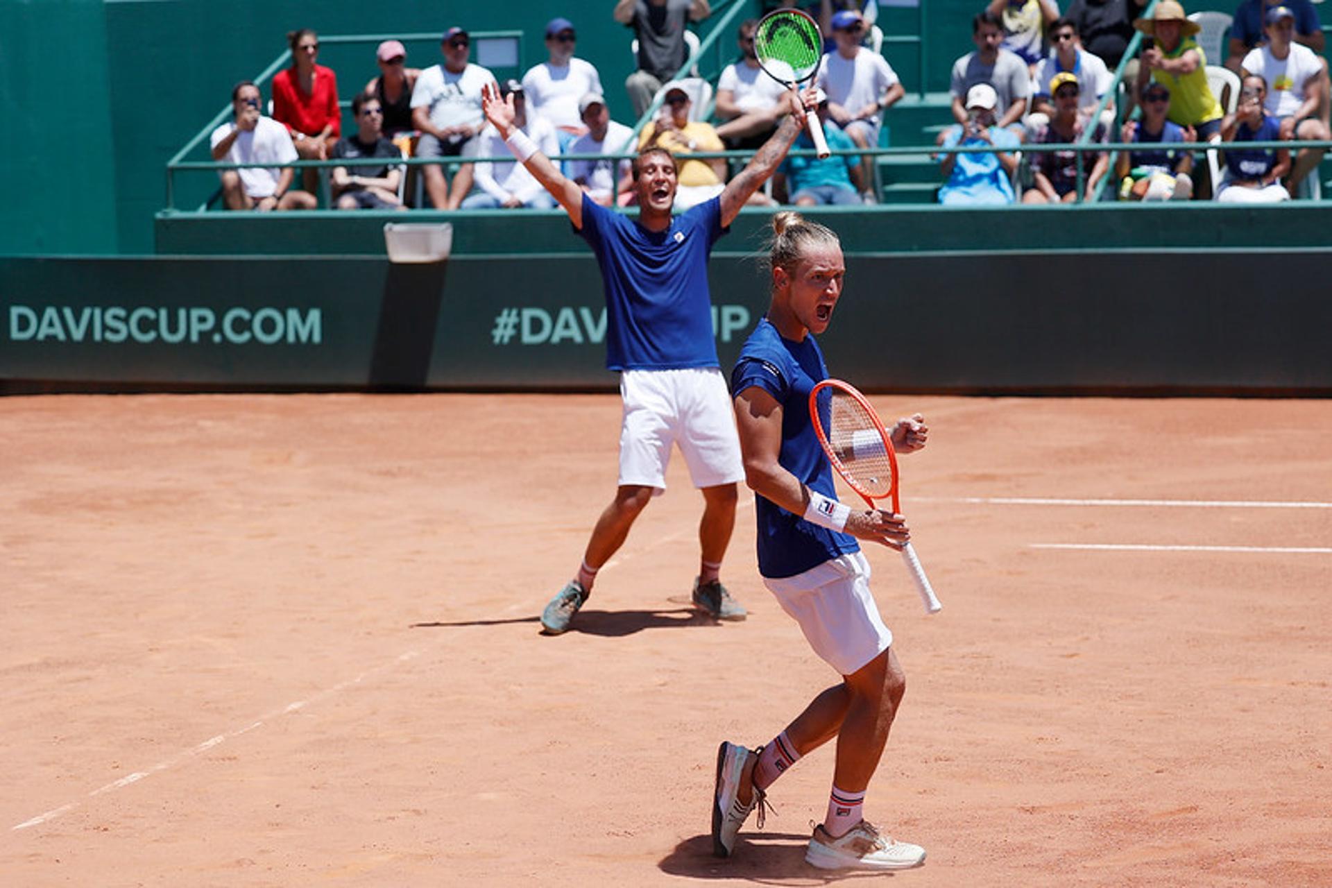 Felipe Meligeni e Rafael Matos vibram em vitória pela Copa Davis