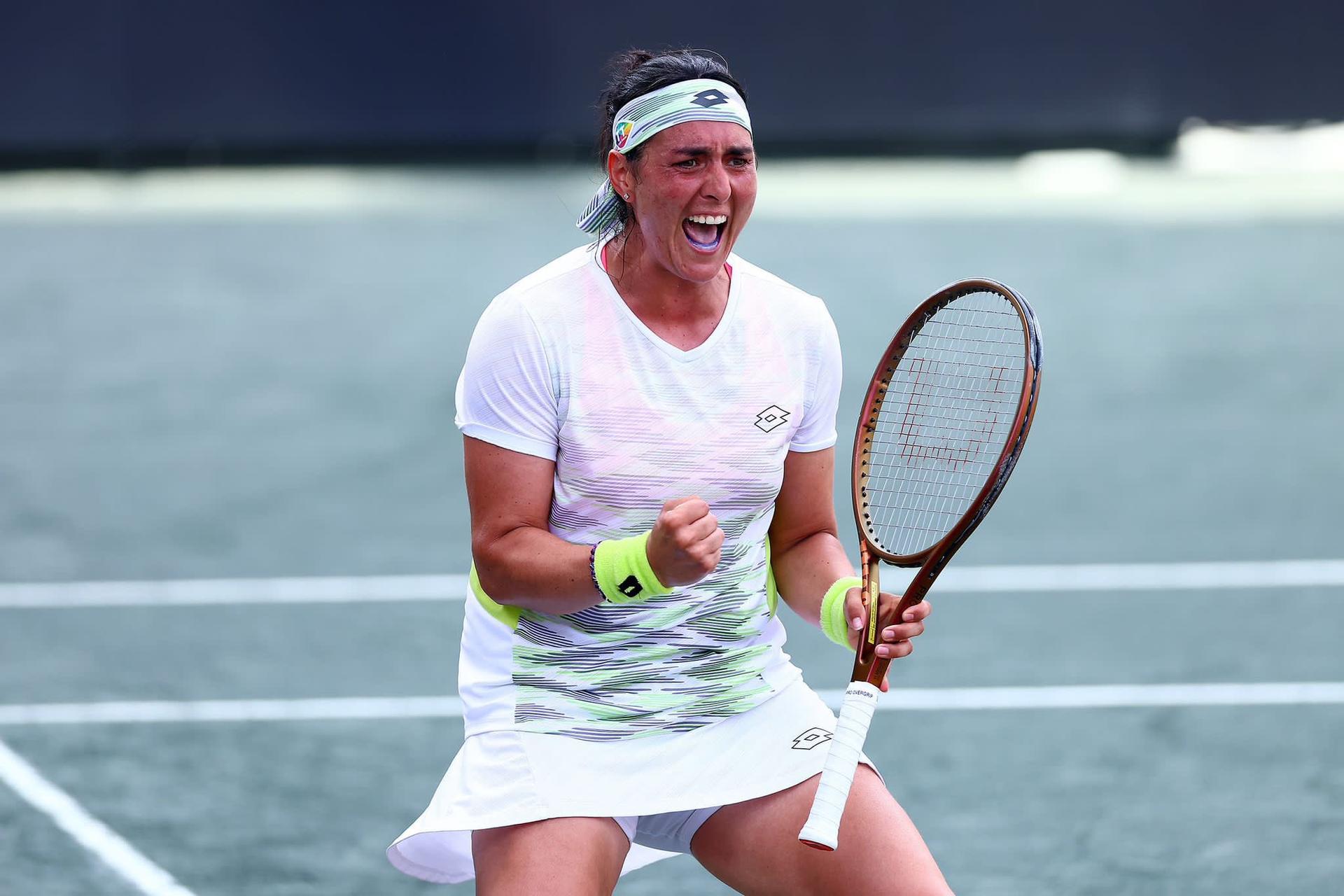 Ons Jabeur vibra em vitória no WTA 500 de Charleston