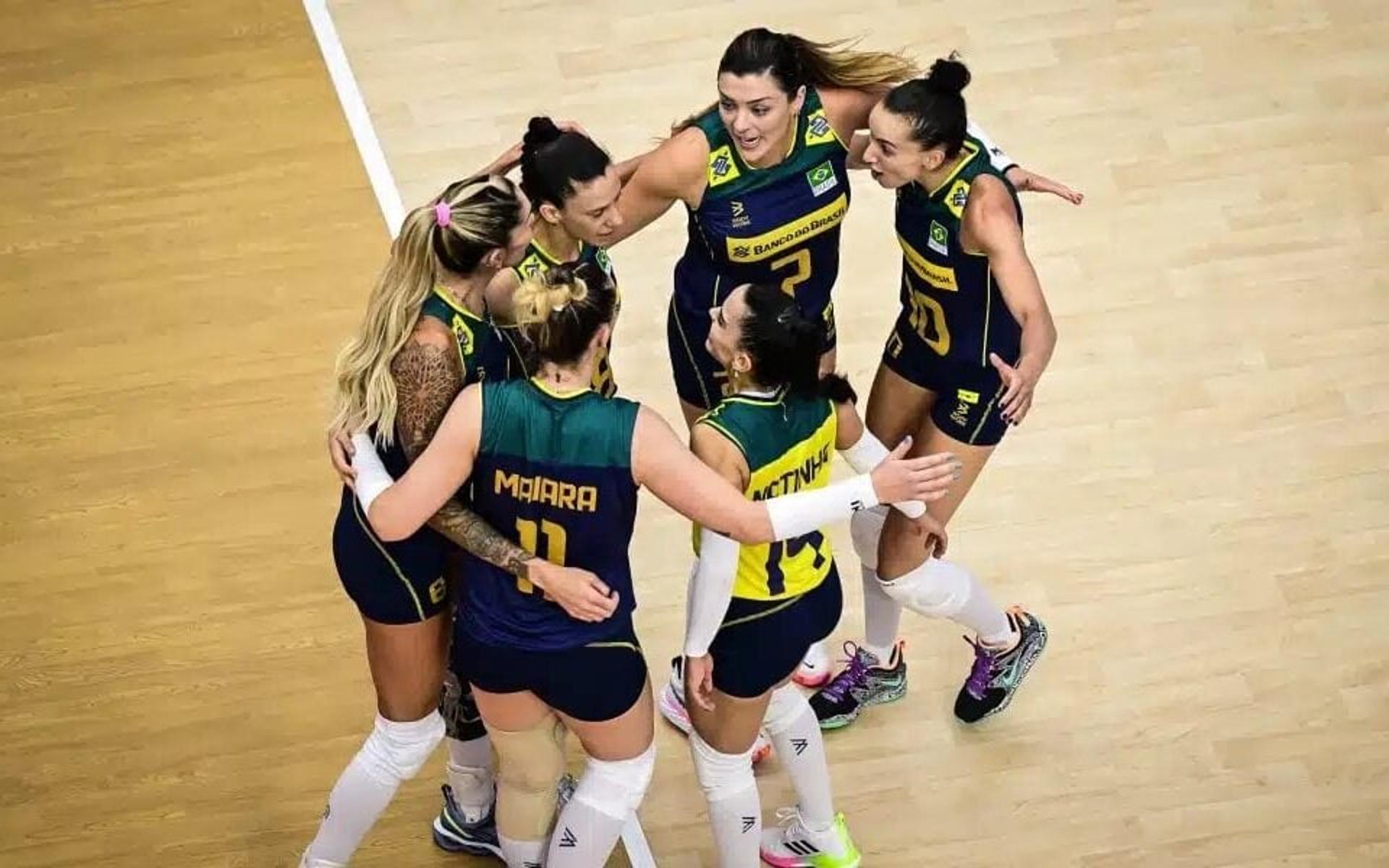 Jogadoras-do-Brasil-comemoram-ponto-no-jogo-contra-italia-pela-Liga-nacoes-de-Voleibol-Feminino-VNL-aspect-ratio-512-320