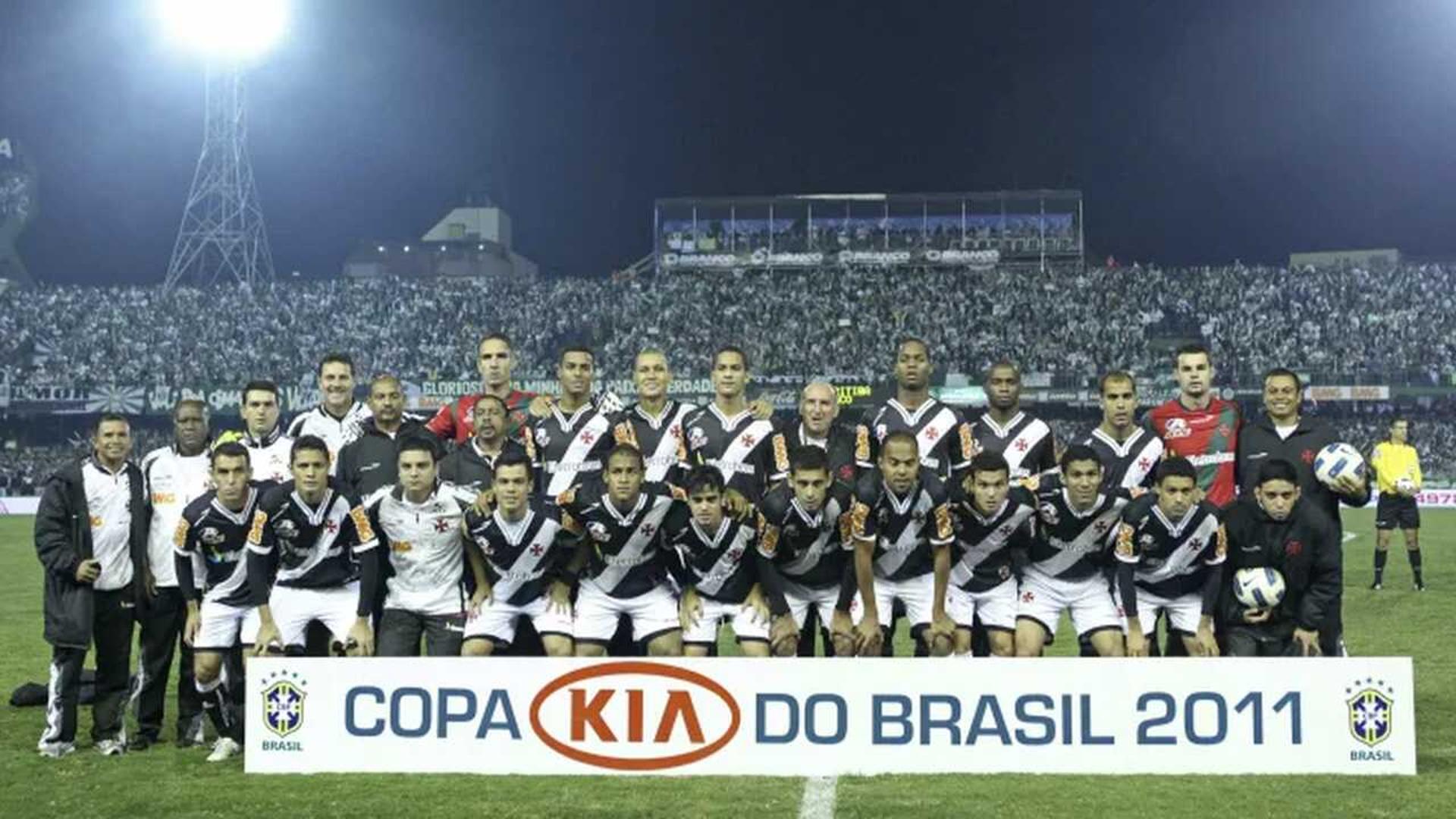Coritiba-v-Vasco-Brazil-Cup-2011-Final-855fe1e7fbaf257f13df4295b6bd4c7e_Easy-Resize.com_